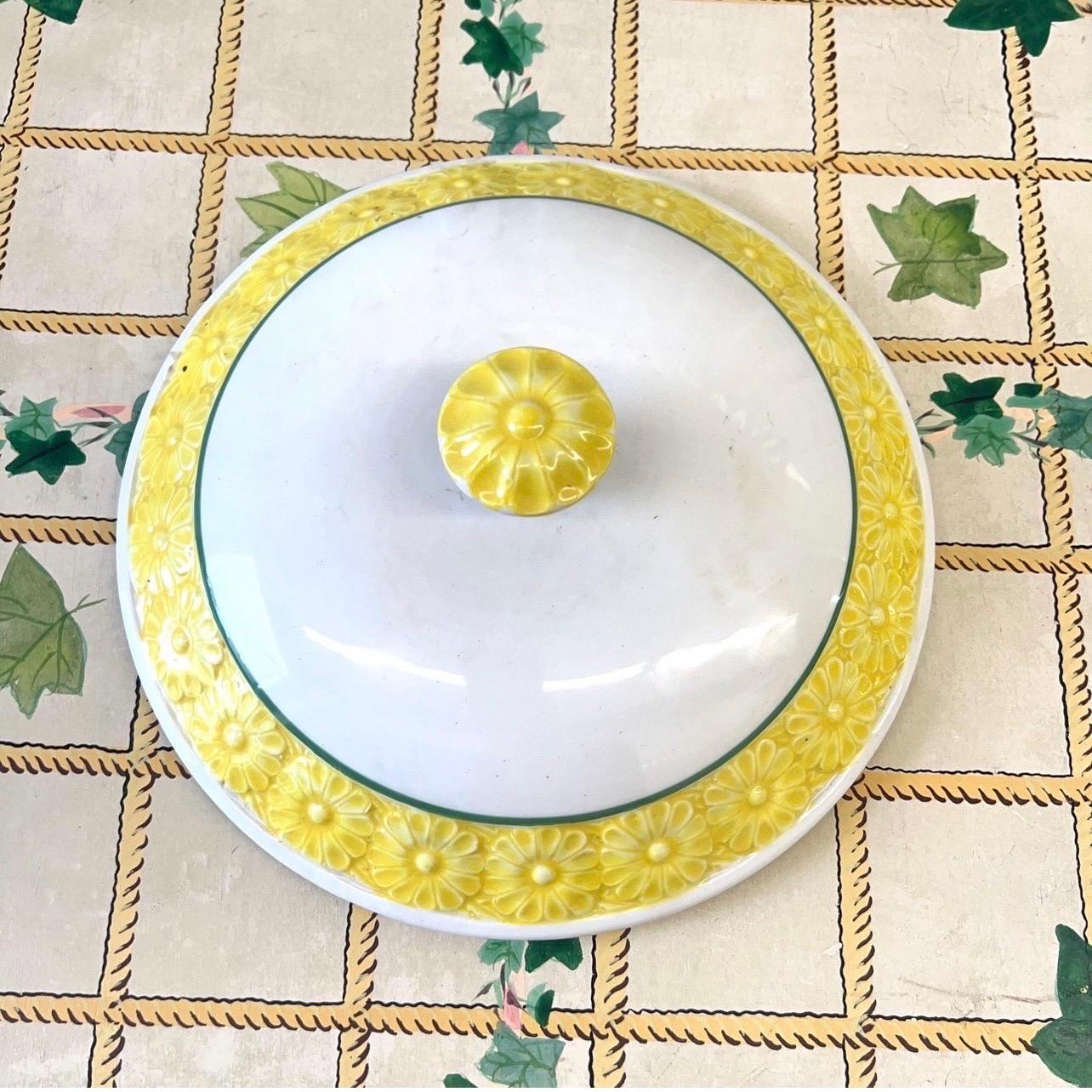 Vintage Portuguese Made Daisy Tureen For Sale 2