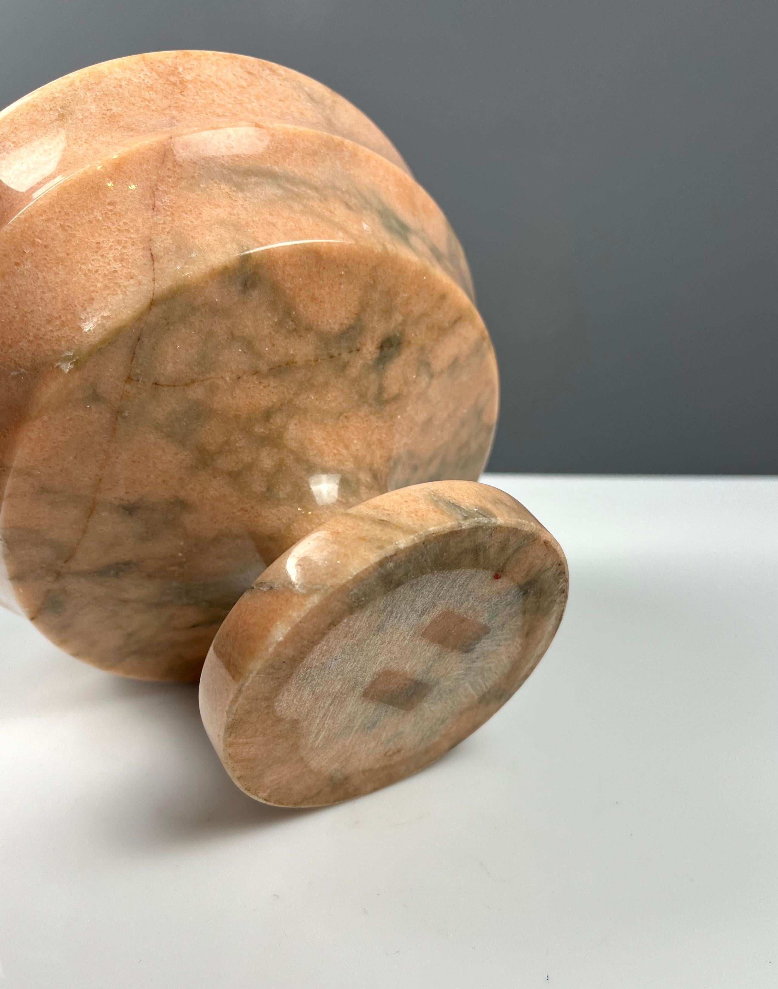 Metà XX secolo Ciotola con piedistallo in marmo portoghese d'epoca, anni '60 in vendita