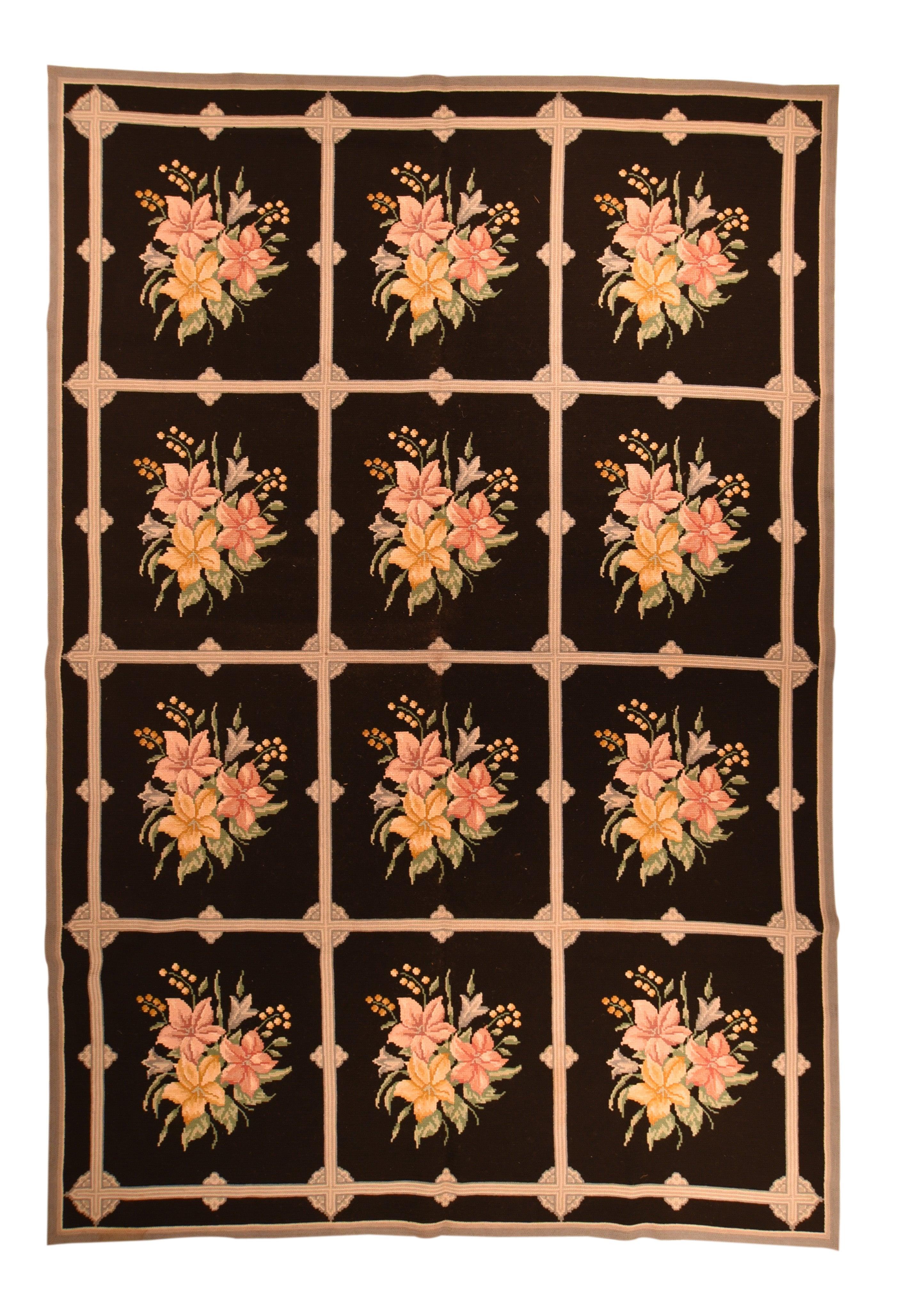 Vintage Portuguese Rug 6'8'' x 9'8'' In Good Condition For Sale In New York, NY