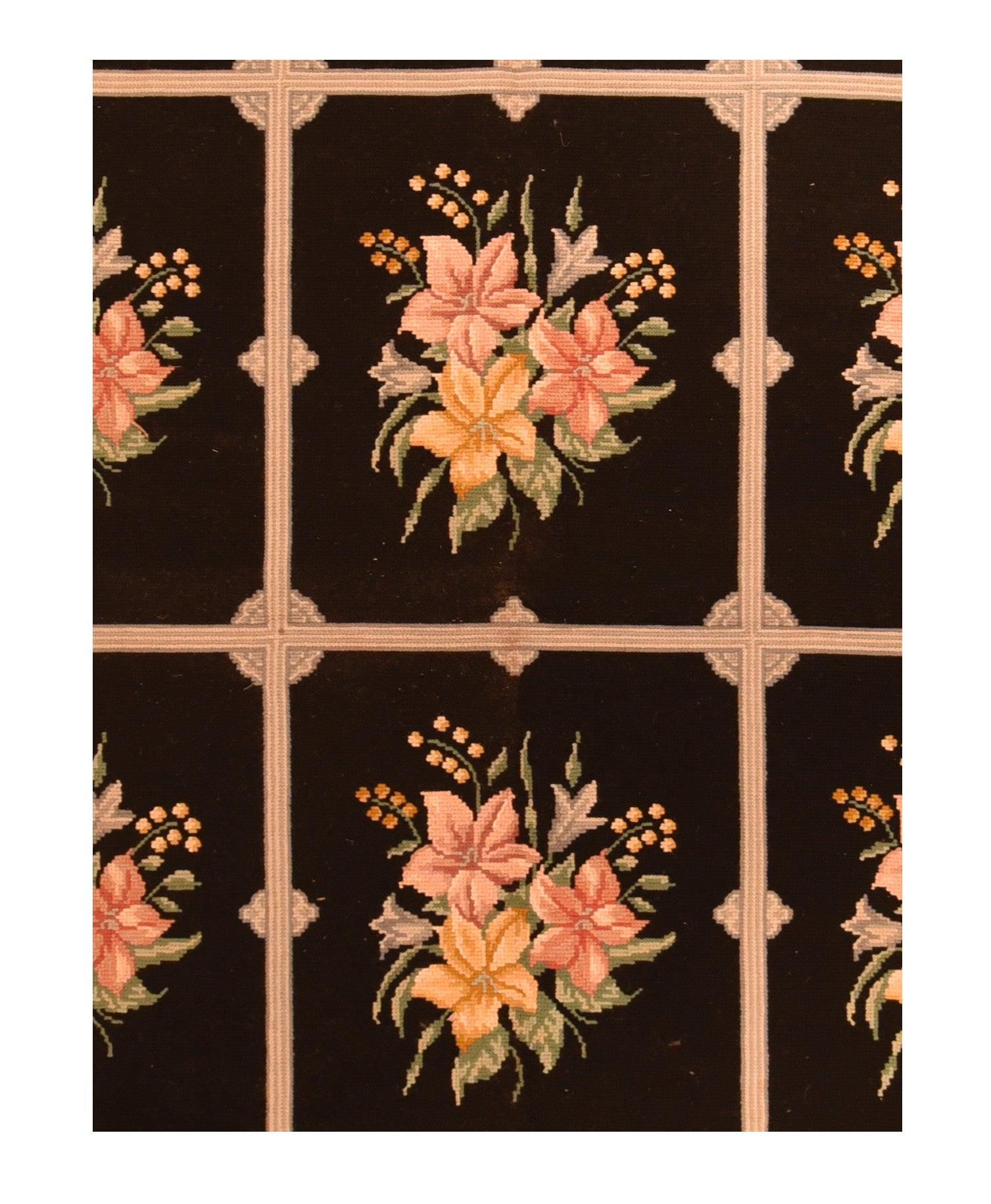 20th Century Vintage Portuguese Rug 6'8'' x 9'8'' For Sale