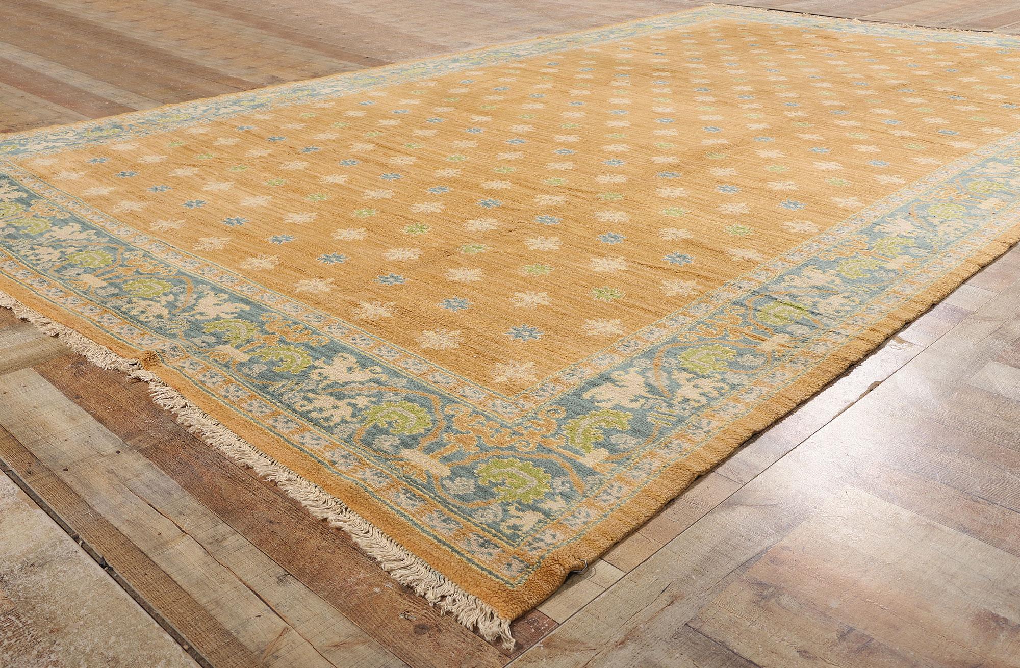 1940's Golden European Portuguese Carpet with Modern Style In Good Condition For Sale In Dallas, TX