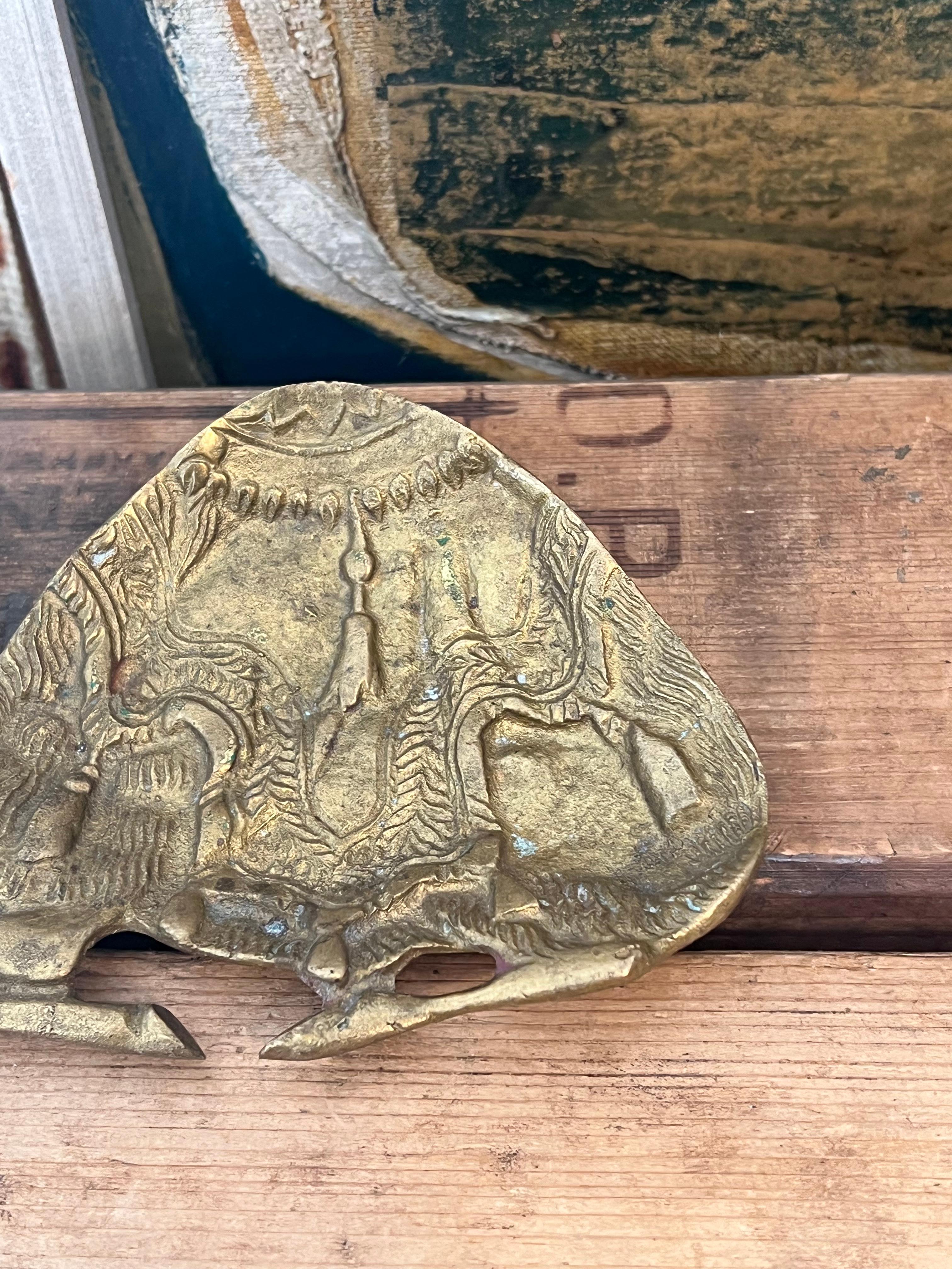 Vintage posiblemente Latón Escultura camello Bandeja decorativa en venta 3
