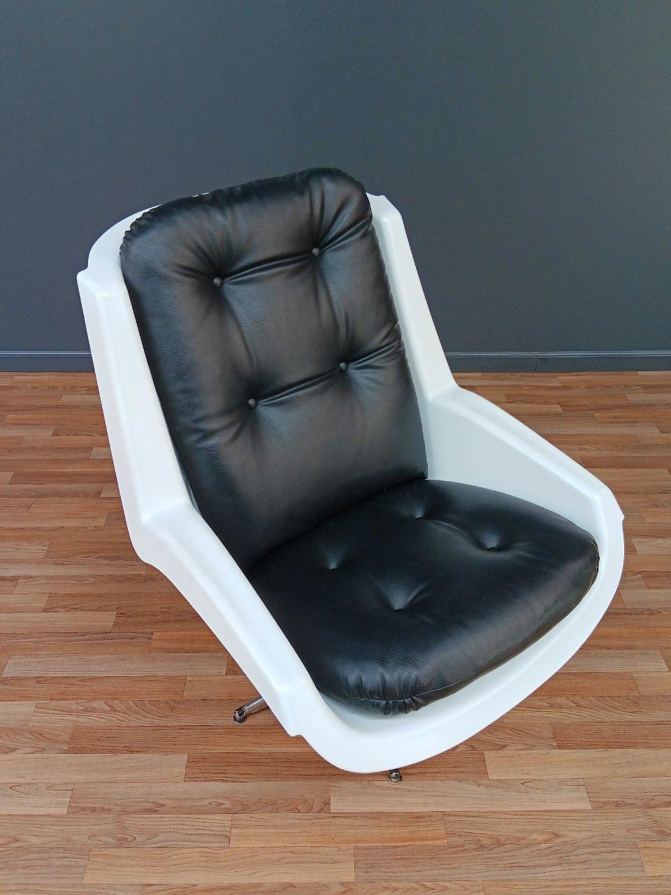 Post-Modern Vintage Post Modern “Alfa” Lounge Chair by Paul Tuttle For Sale