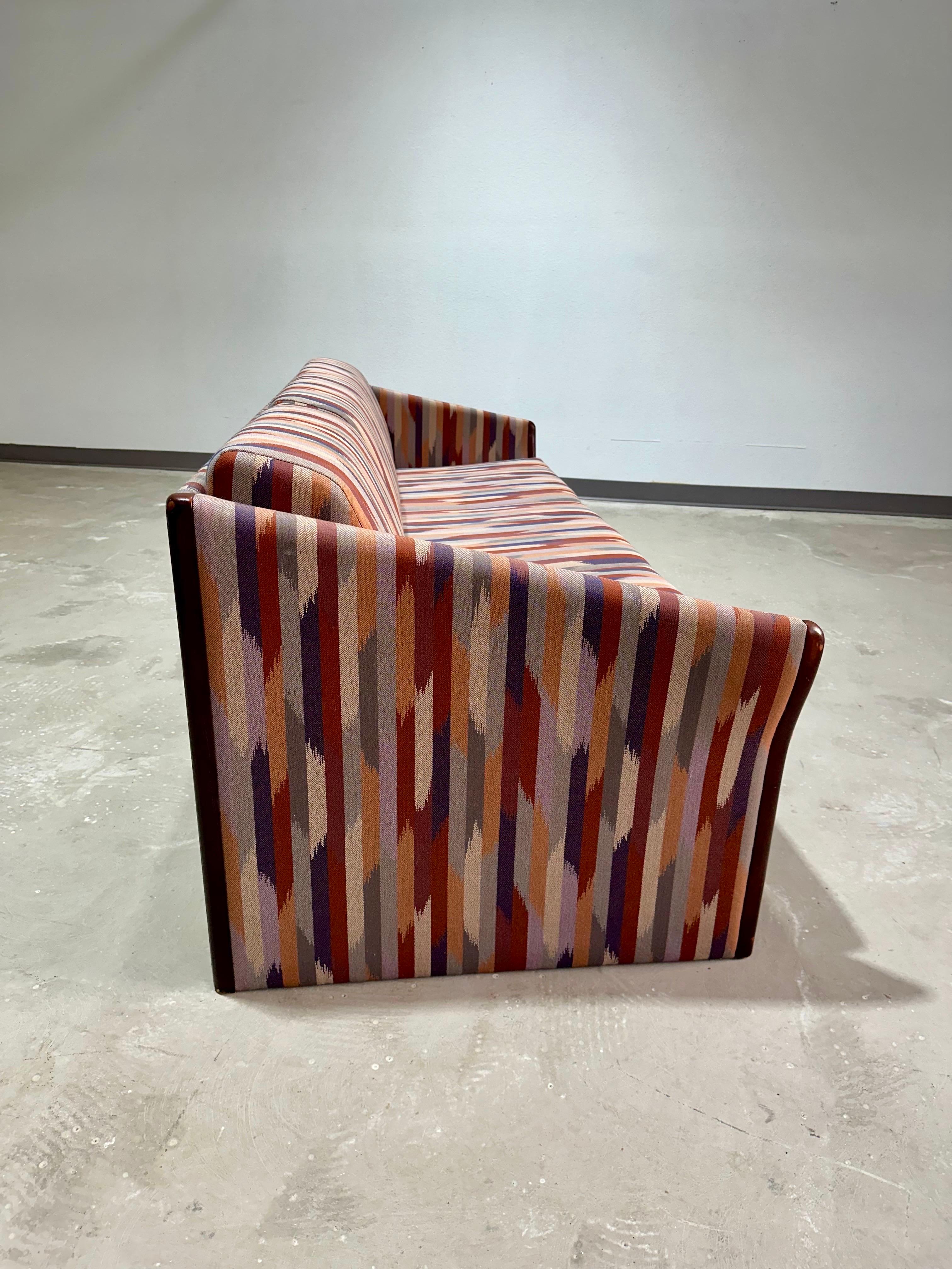 Vintage Post Modern Brayton Intl. Abstract Print Sculptural Sofa In Good Condition In Lutz, FL