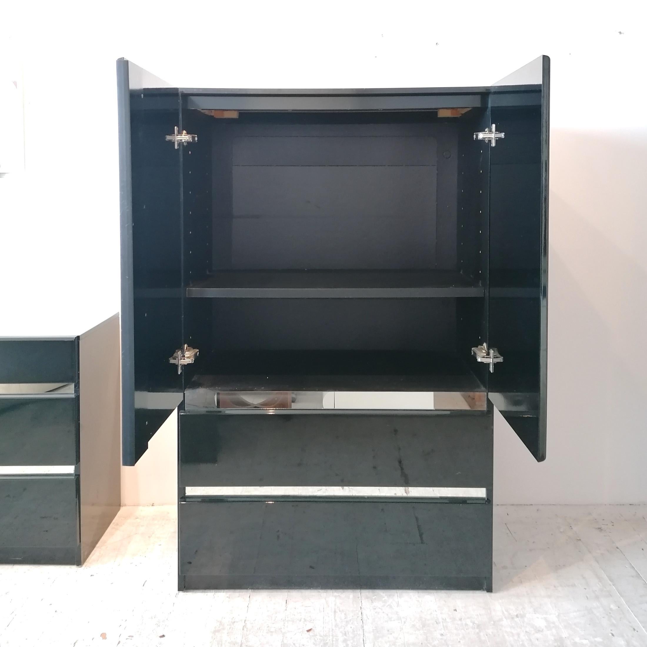 Grande armoire/boy haute de style néo-déco post-moderne en laque noire, États-Unis, années 1980 en vente 1