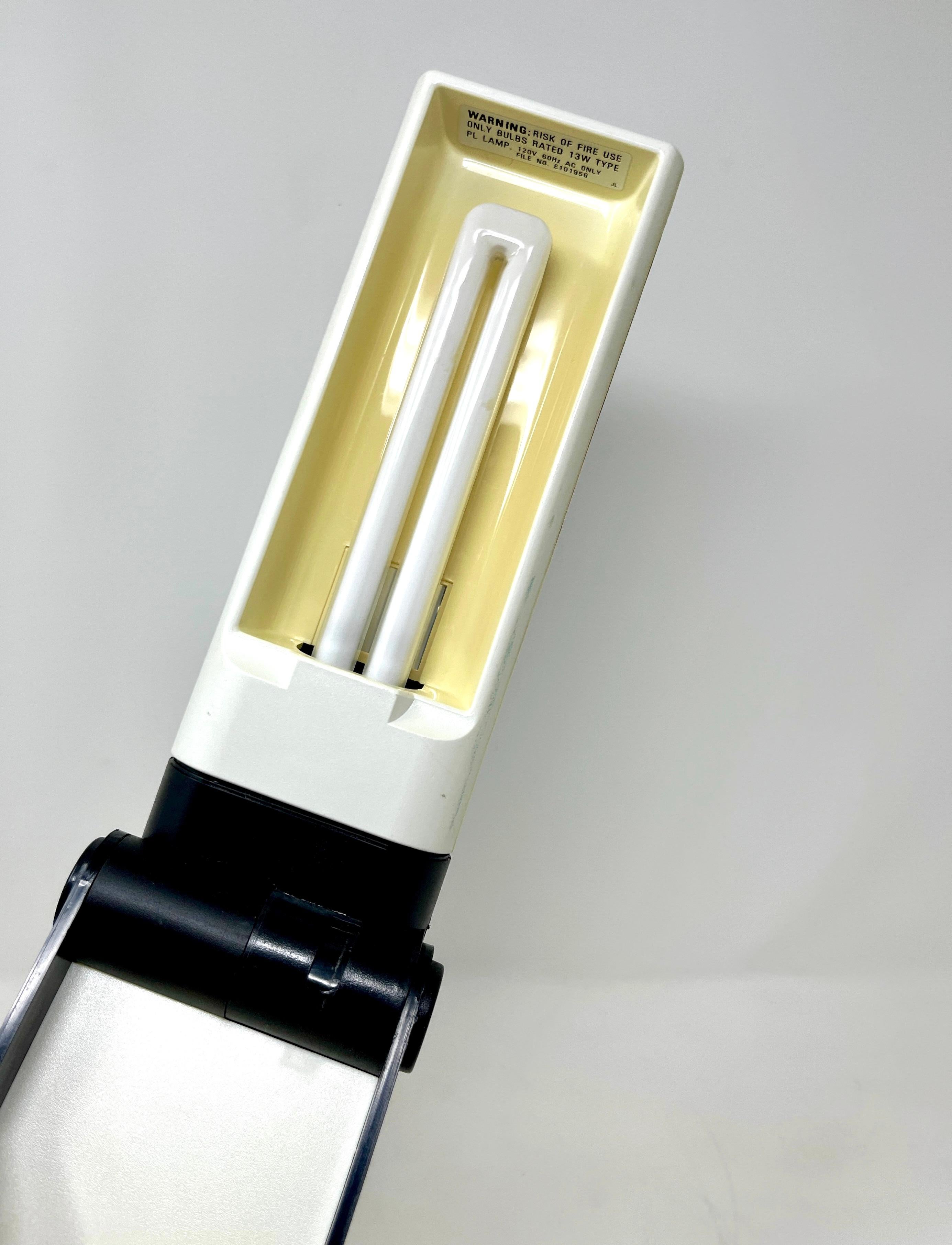 Taiwanese Vintage Post Modern Desk Lamp ... 1980s Adjustable Folding Task Light, Modular For Sale