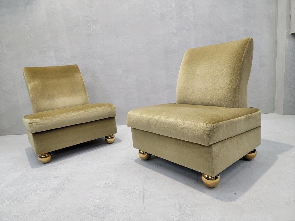 Postmoderne Vintage-Sessel ohne Armlehne aus goldenem Mohair auf Messingkugelfüßen auf Messingkugelfüßen, 4er-Set (Unbekannt) im Angebot