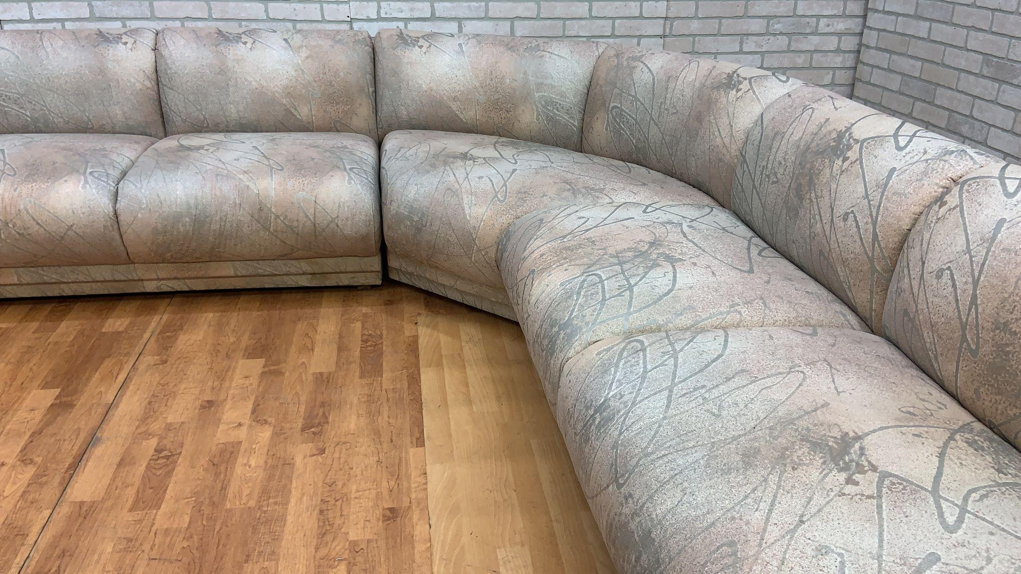 Postmodernes L-förmiges Sofa in Form eines L-Sofas von Bernhardt im Zustand „Gut“ im Angebot in Chicago, IL