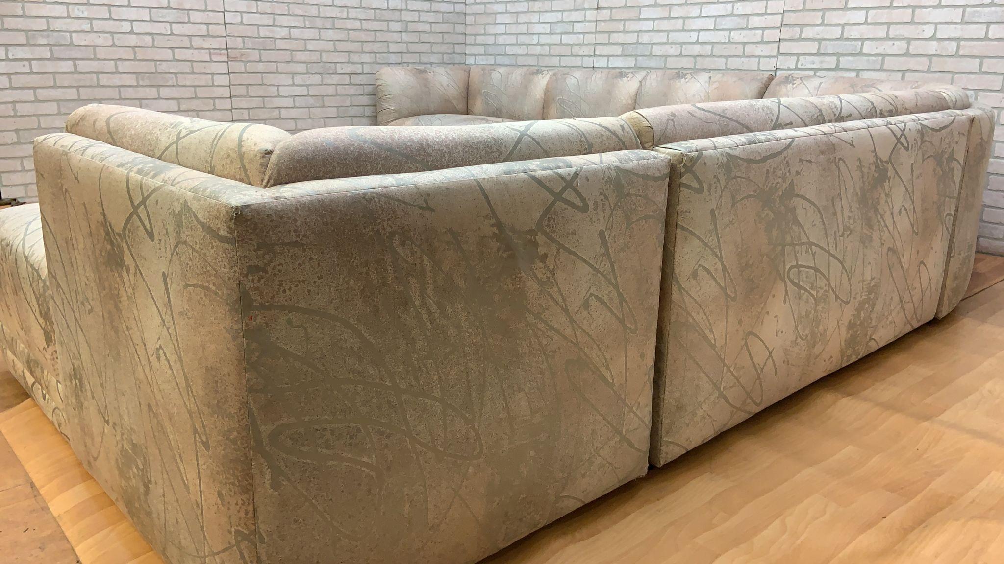 Tissu Sofa sectionnel post-moderne en forme de L par Bernhardt en vente