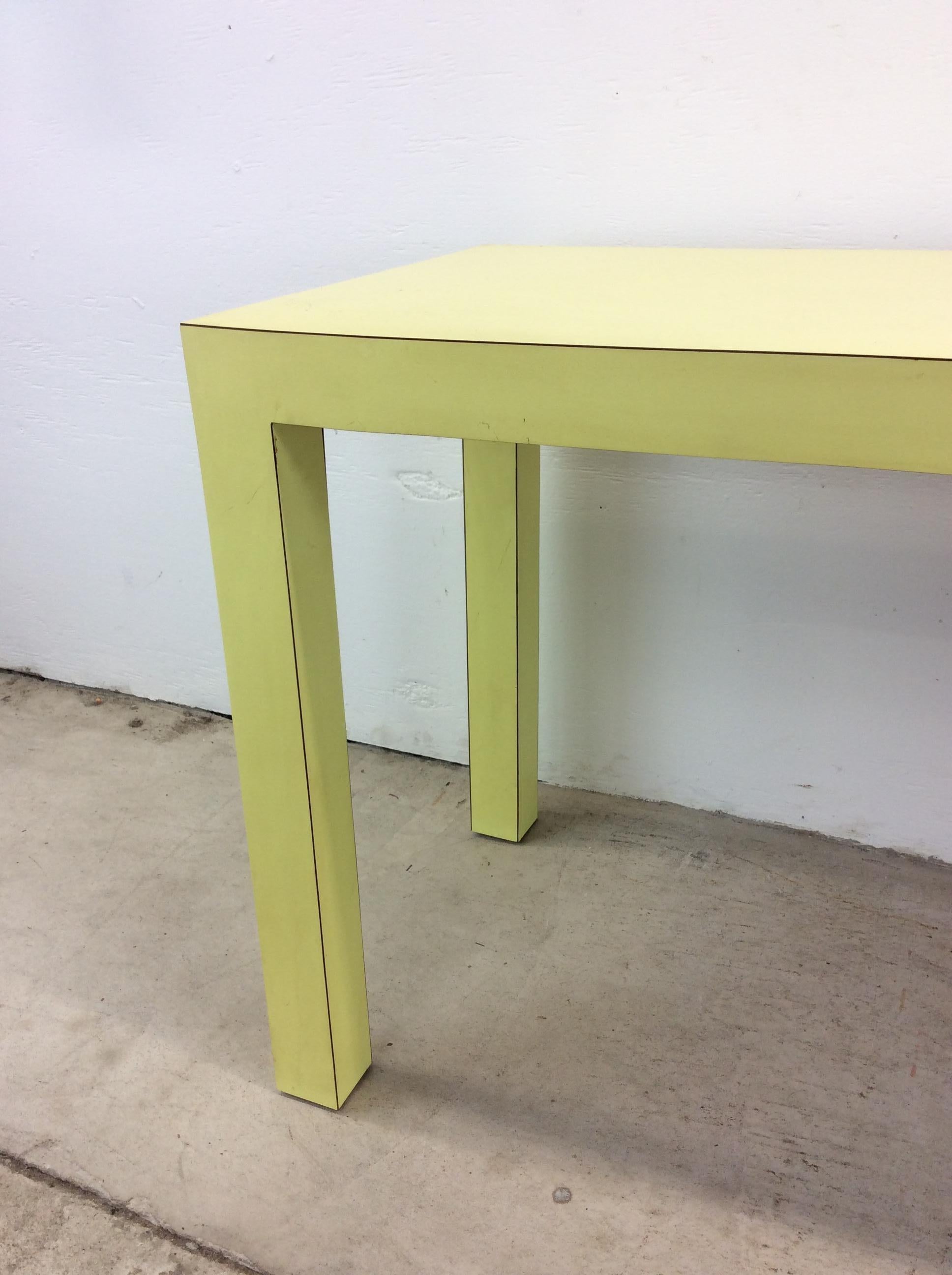 Vintage Post Modern Lime Green Lacquer Console Sofa Table In Good Condition For Sale In Freehold, NJ