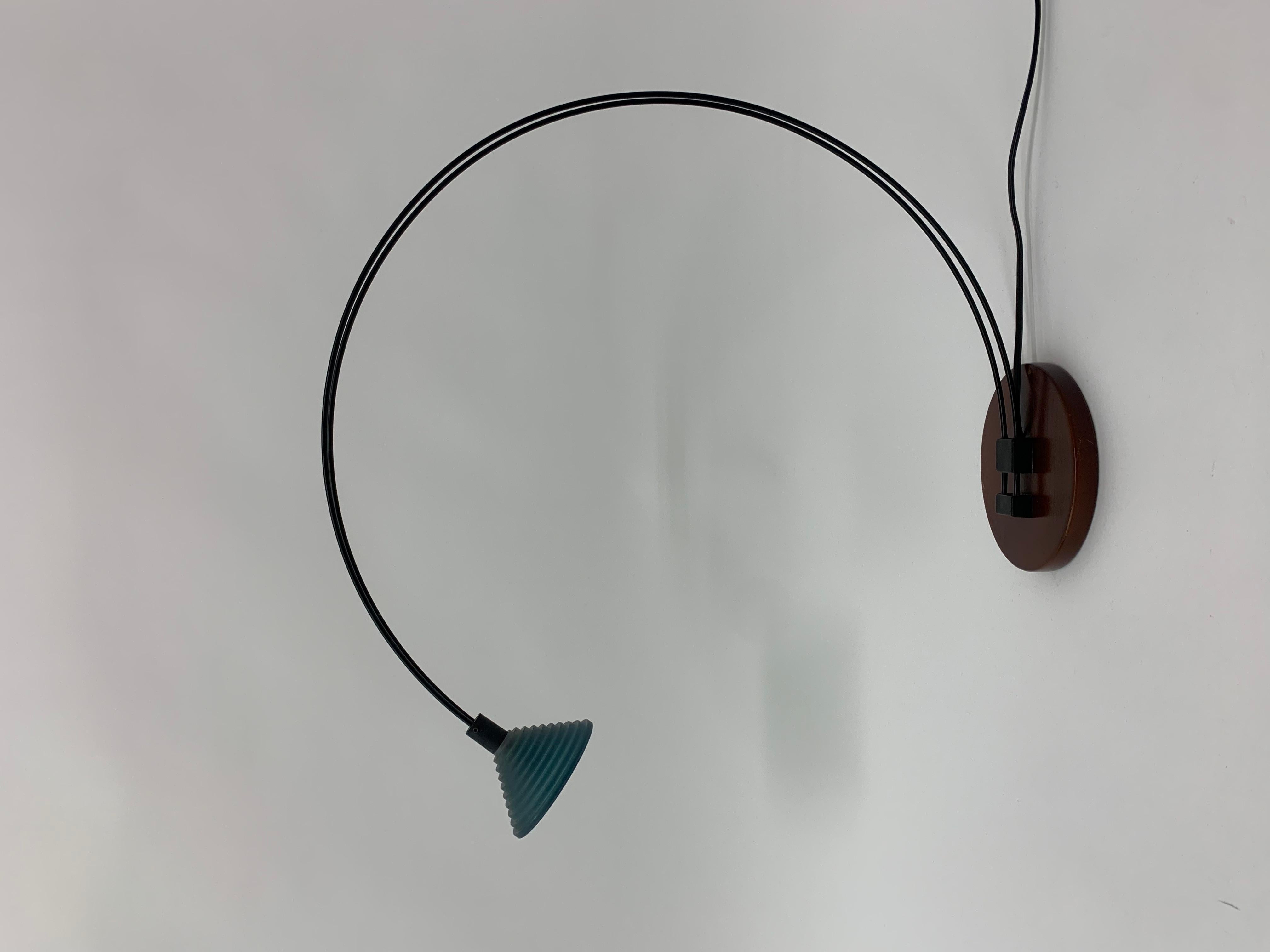 Abmessungen: 50cm B, 51cm H, 14 cm T
Bedingung: Gut
Zeitraum: 1980's
Herkunft: Schweiz
Zeitraum: 1980's.