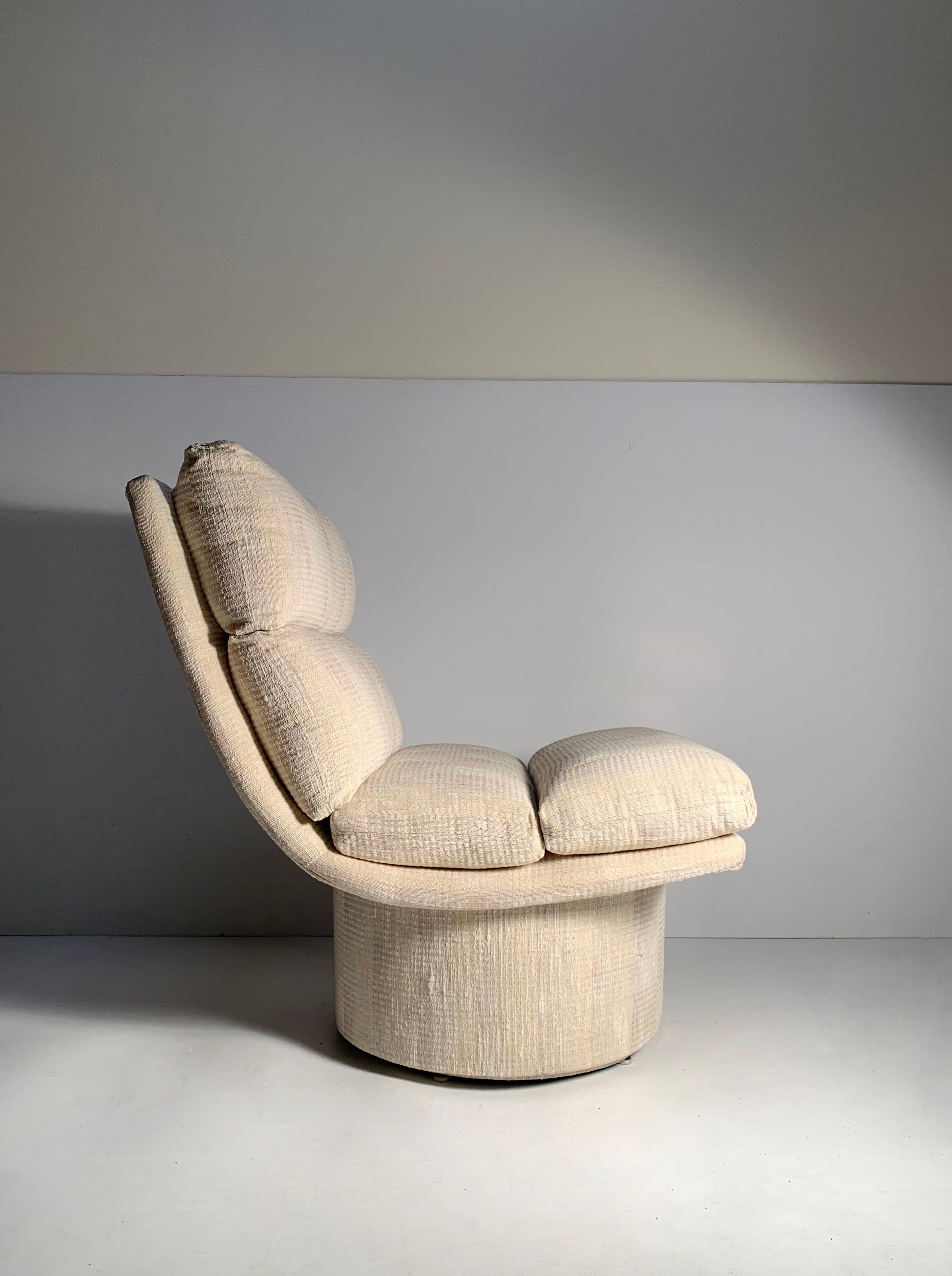 Vintage Post Modern Swivel Lounge Scoop Chairs by Classic Gallery In Good Condition In Chicago, IL