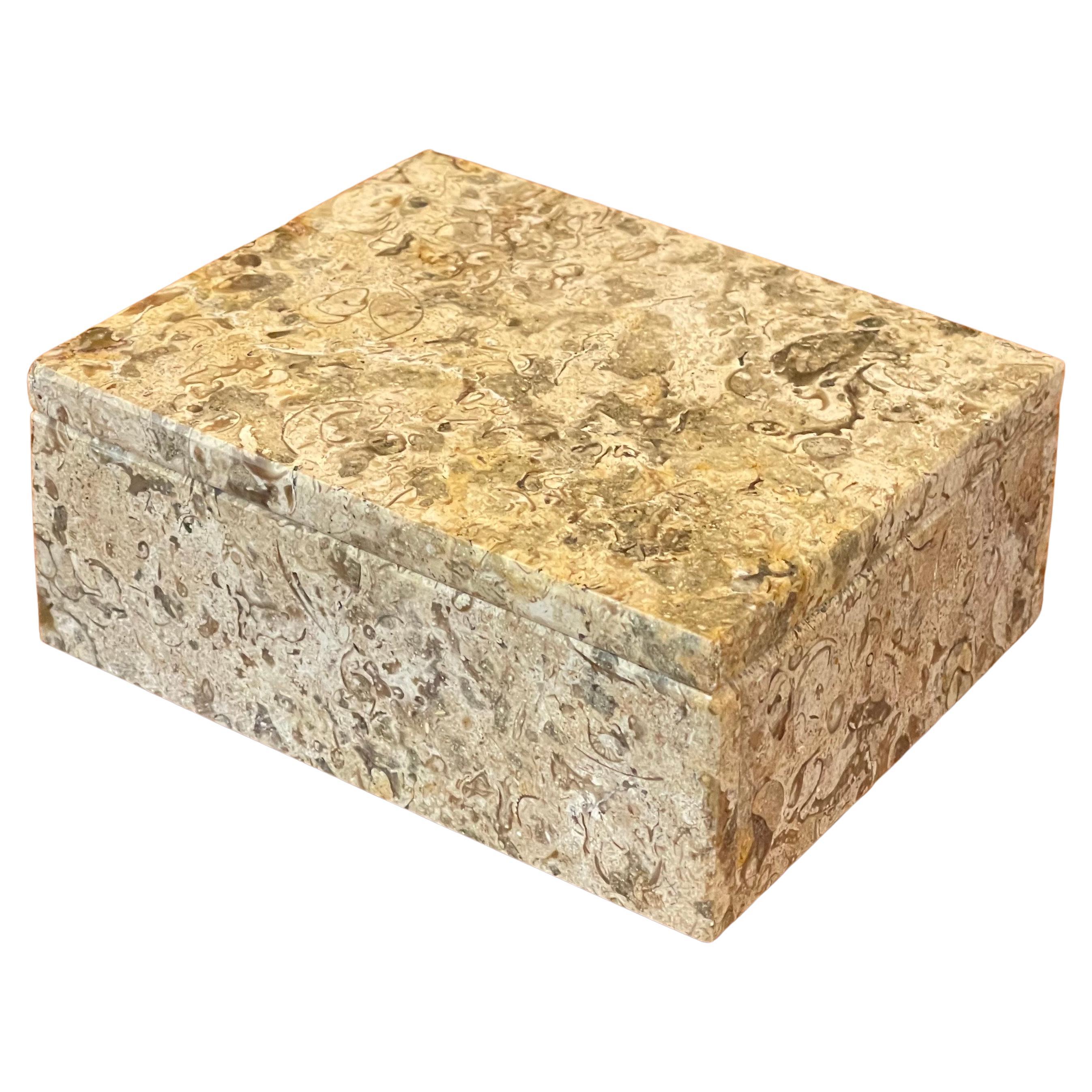 Vintage post-modern travertine lidded trinket box, circa 1980s. The box is in very good vintage condition with no chips or cracks and measures 4.75