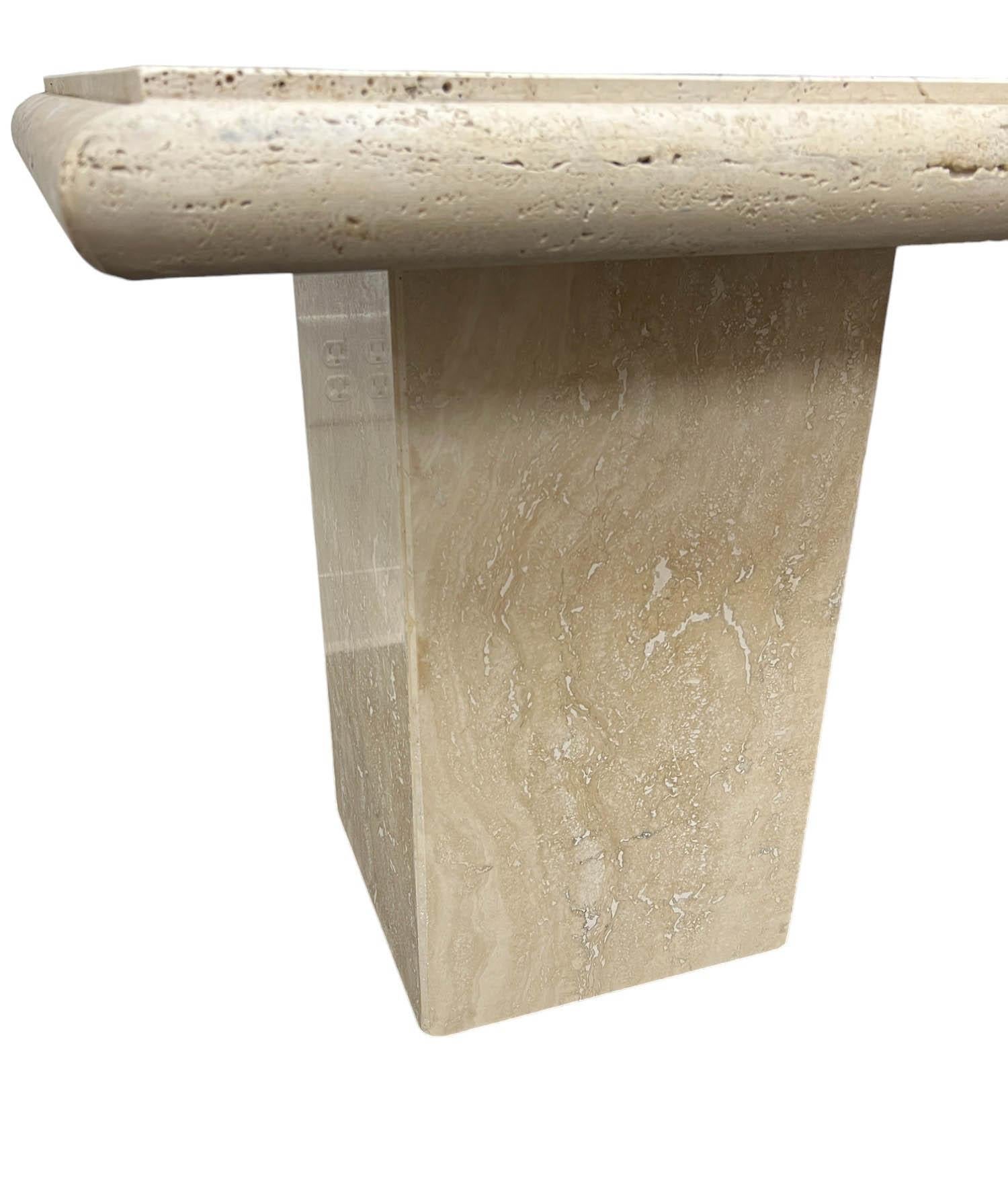 The Modernity Pedestal Table vintage en marbre travertin en vente 5
