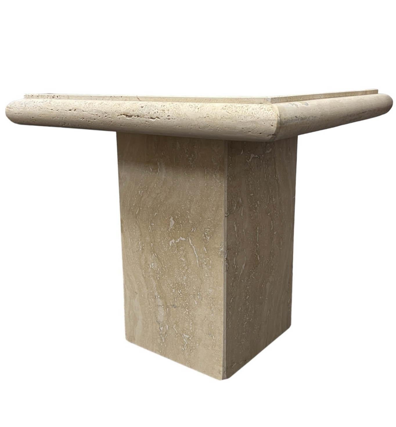 Postmoderne The Modernity Pedestal Table vintage en marbre travertin en vente