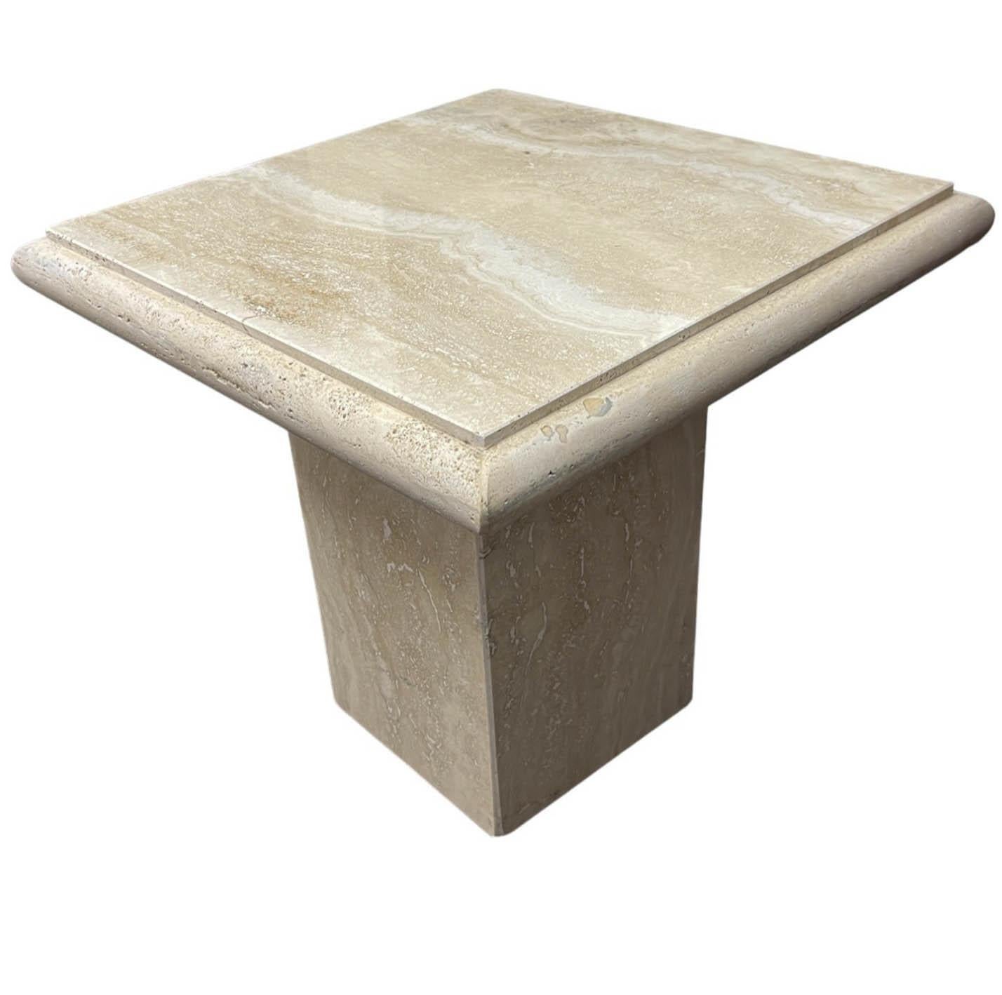 Fin du 20e siècle The Modernity Pedestal Table vintage en marbre travertin en vente