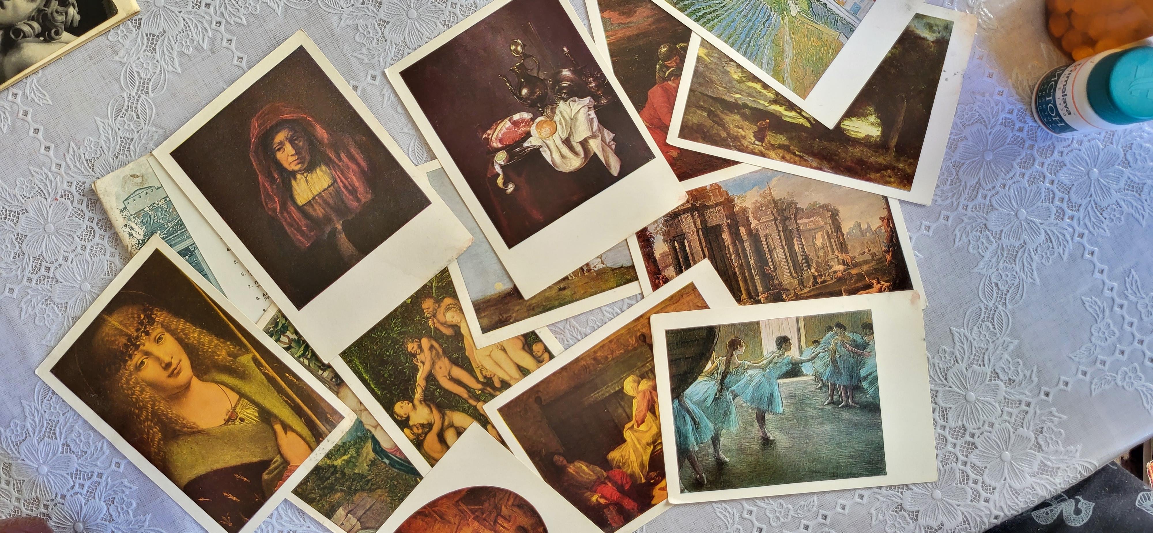 Vintage Postcards from the A.S. Pushkin Government Museum of Art, 1J01 In Fair Condition In Bordeaux, FR