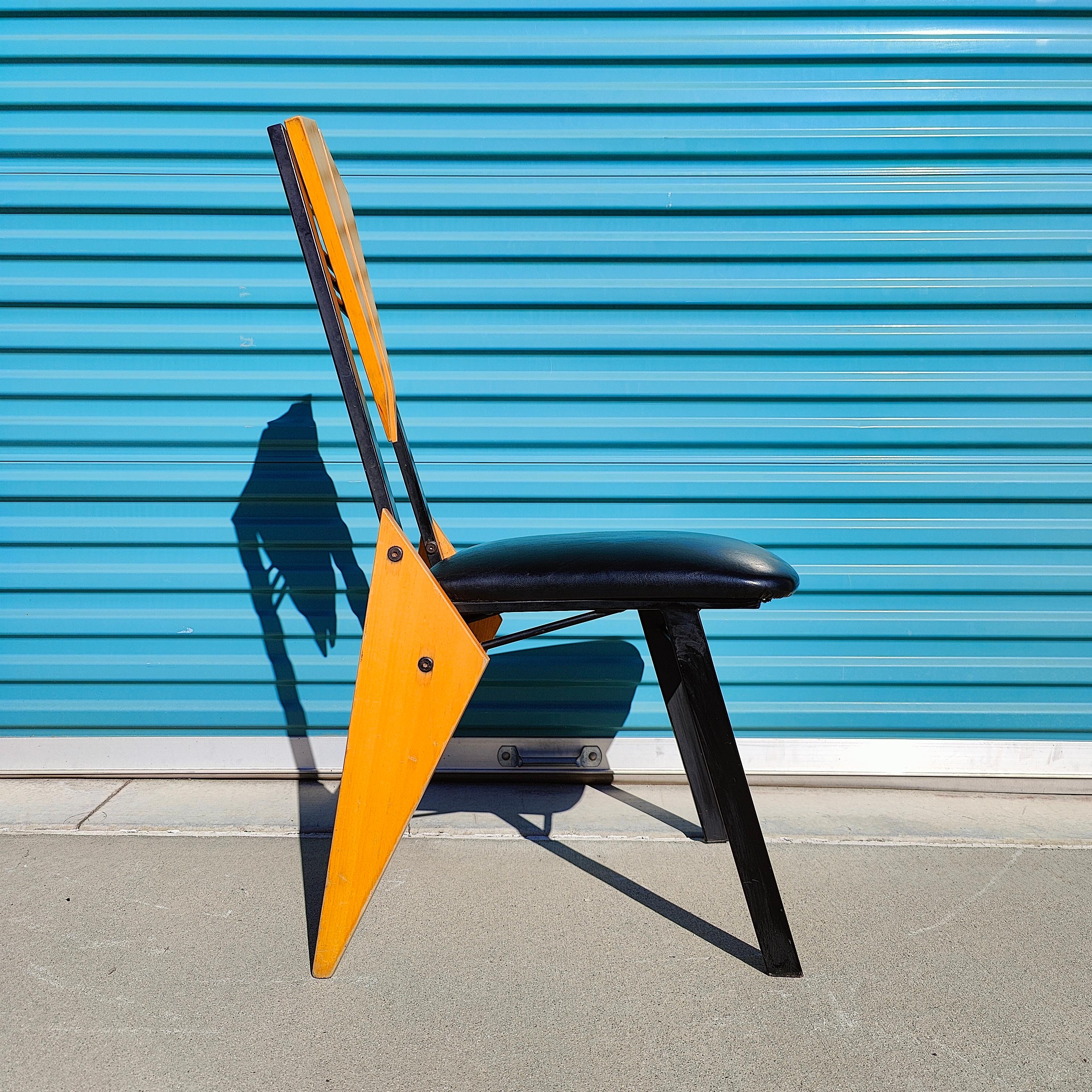 Chaises de salle à manger vintage postmodernes abstraites et géométriques style Memphis en vente 5