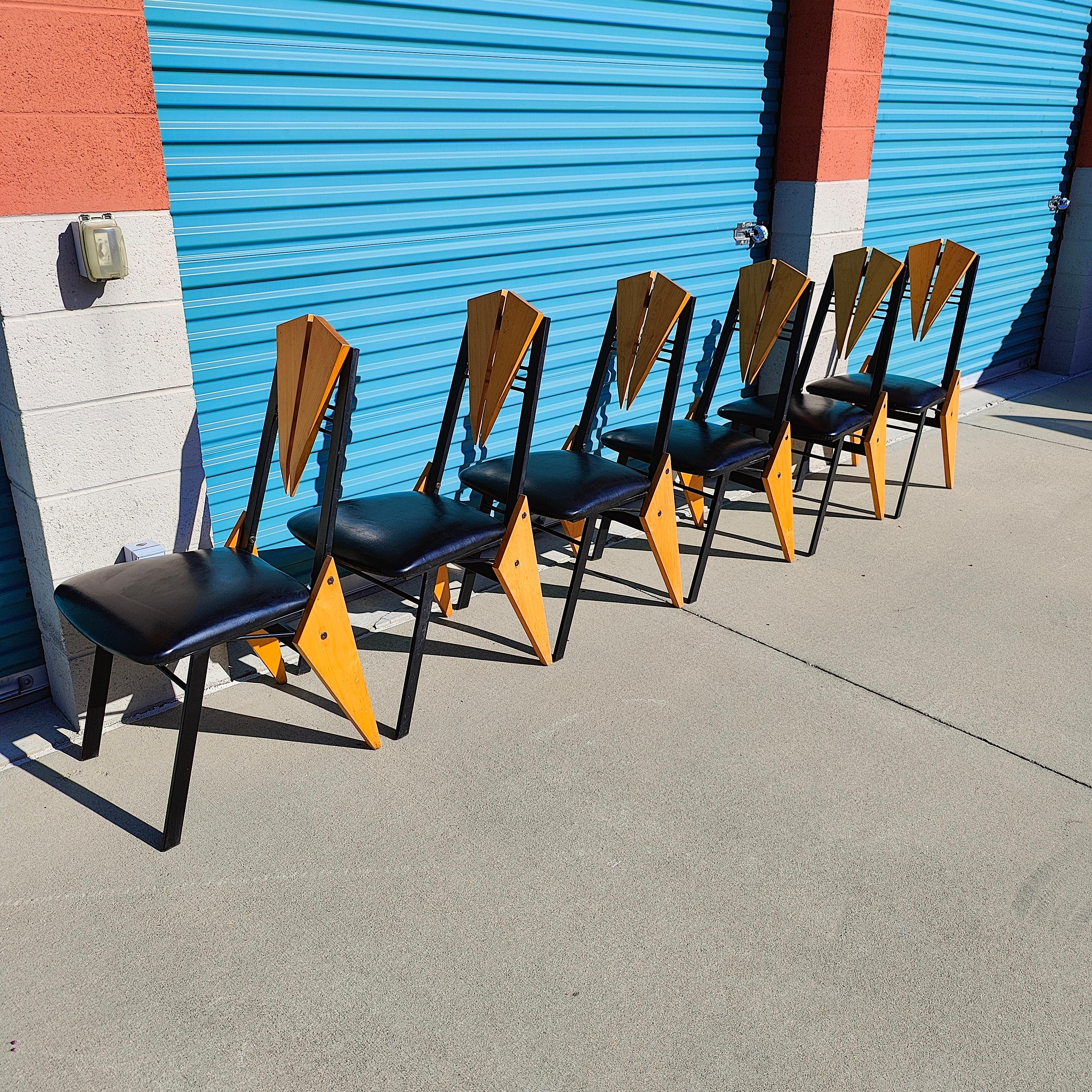 Chaises de salle à manger vintage postmodernes abstraites et géométriques style Memphis Bon état - En vente à Chino Hills, CA