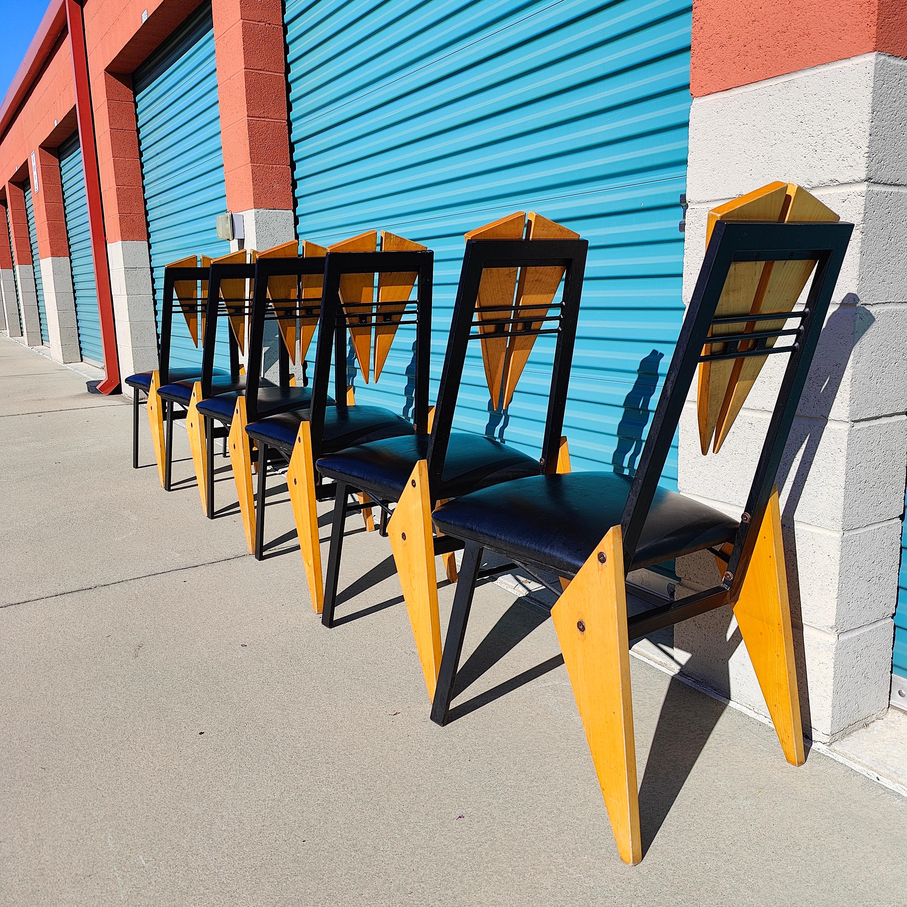 Vintage Postmodern Abstract Memphis Style & Geometrical Dining Chairs In Good Condition For Sale In Chino Hills, CA