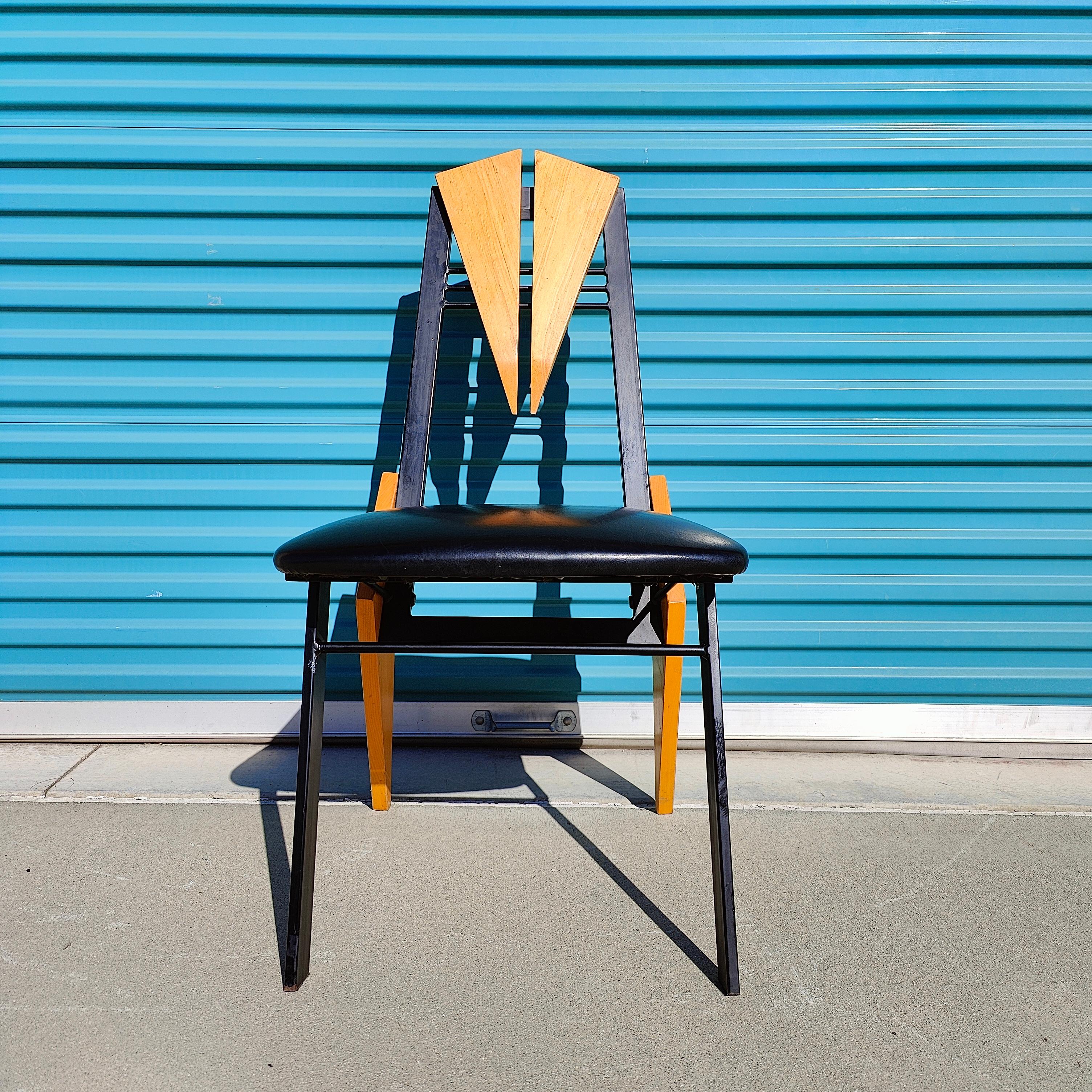 Chaises de salle à manger vintage postmodernes abstraites et géométriques style Memphis en vente 1