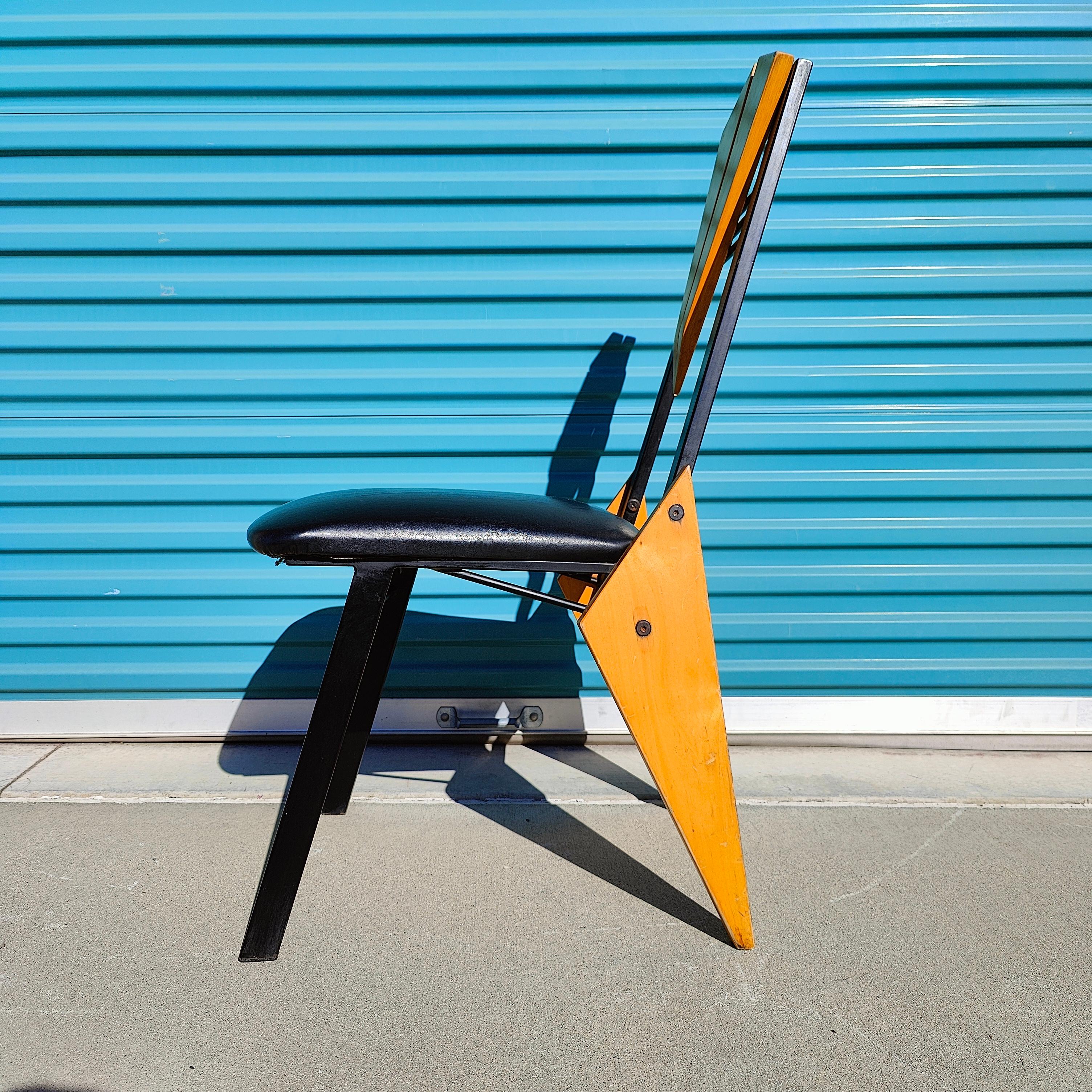 Chaises de salle à manger vintage postmodernes abstraites et géométriques style Memphis en vente 2