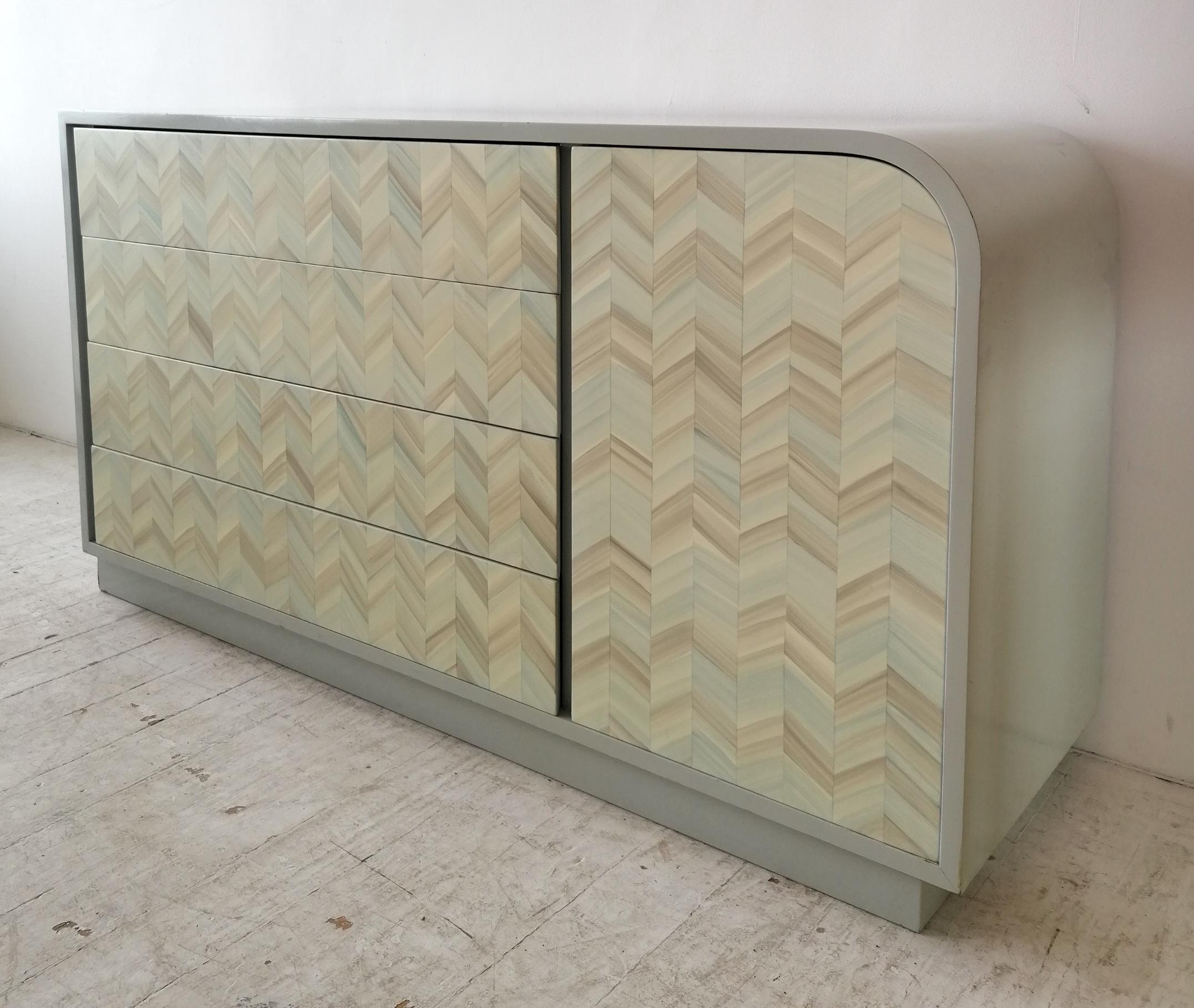 Vintage postmodern American lacquered chevron design sideboard 1980s For Sale 4