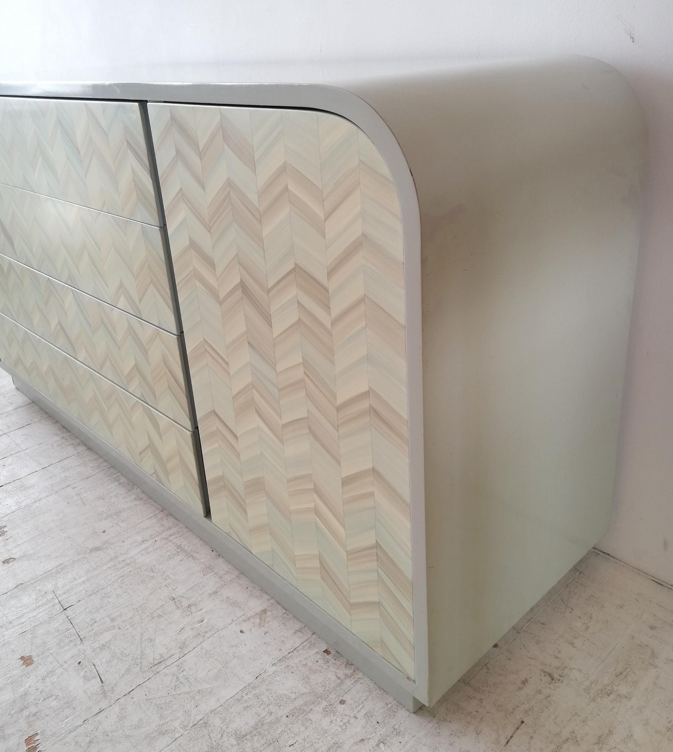 Vintage postmodern American lacquered chevron design sideboard 1980s For Sale 7