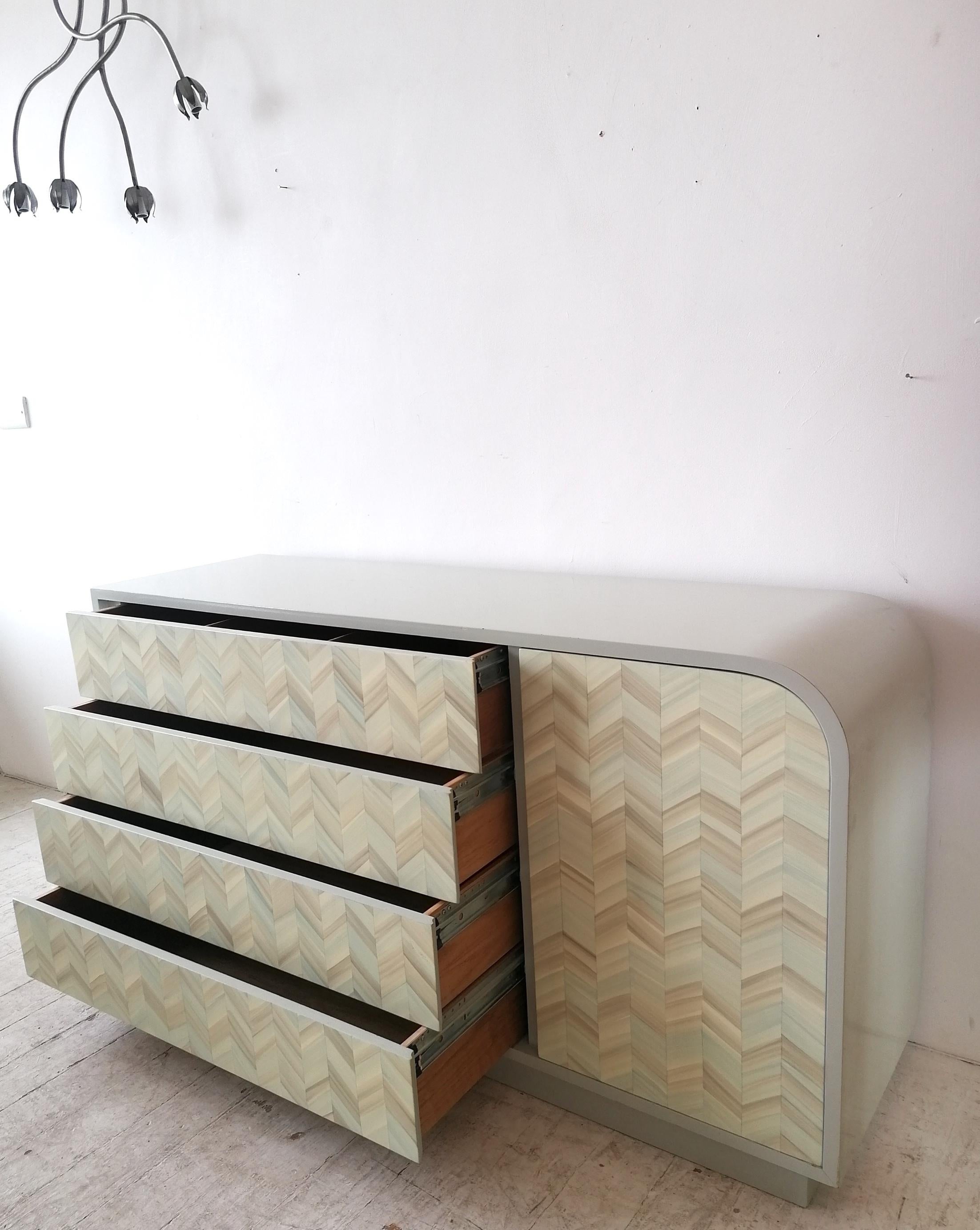 Vintage postmodern American lacquered chevron design sideboard 1980s For Sale 1
