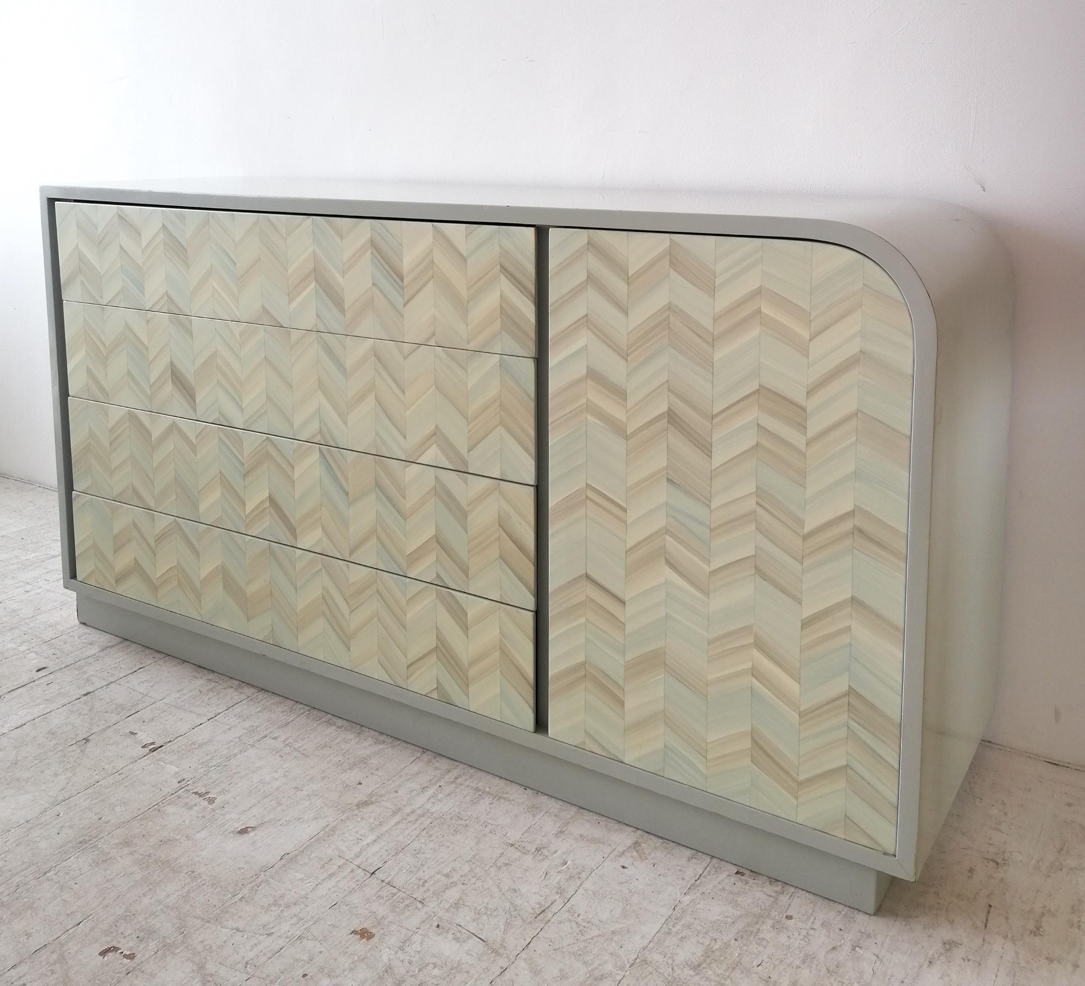 Vintage postmodern American lacquered chevron design sideboard 1980s For Sale 3