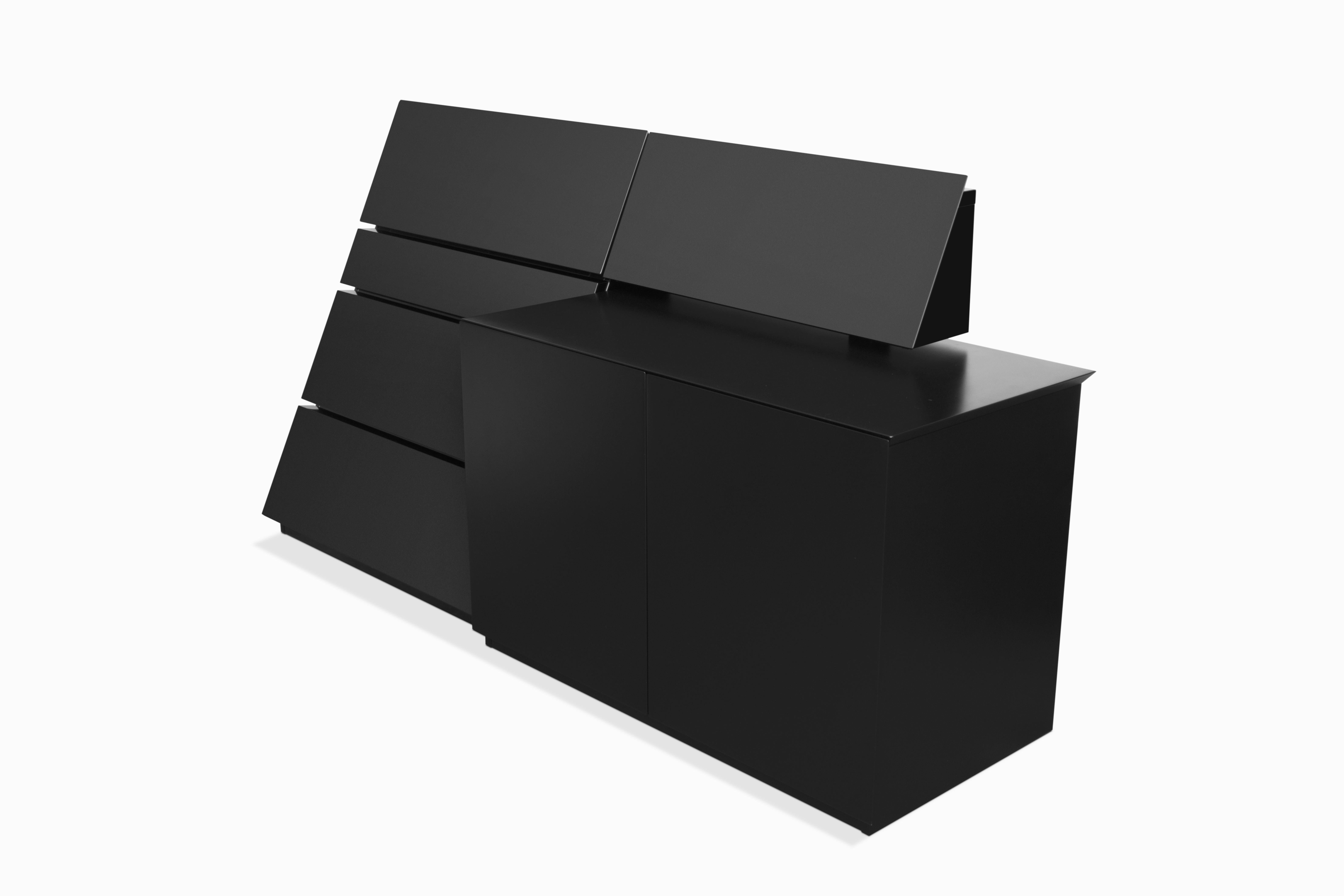 Legno Credenza asimmetrica postmoderna vintage di Rougier in vendita