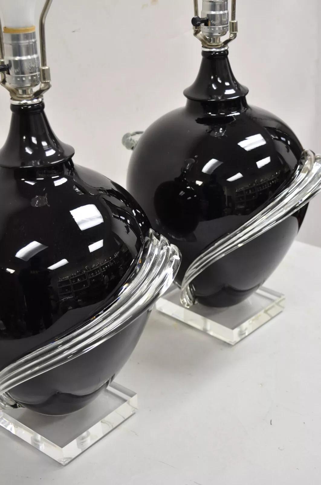 Paire de lampes de table postmodernes en verre soufflé noir, ruban transparent et lucite en vente 4