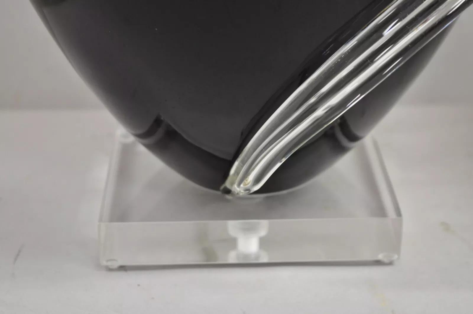 Paire de lampes de table postmodernes en verre soufflé noir, ruban transparent et lucite en vente 1