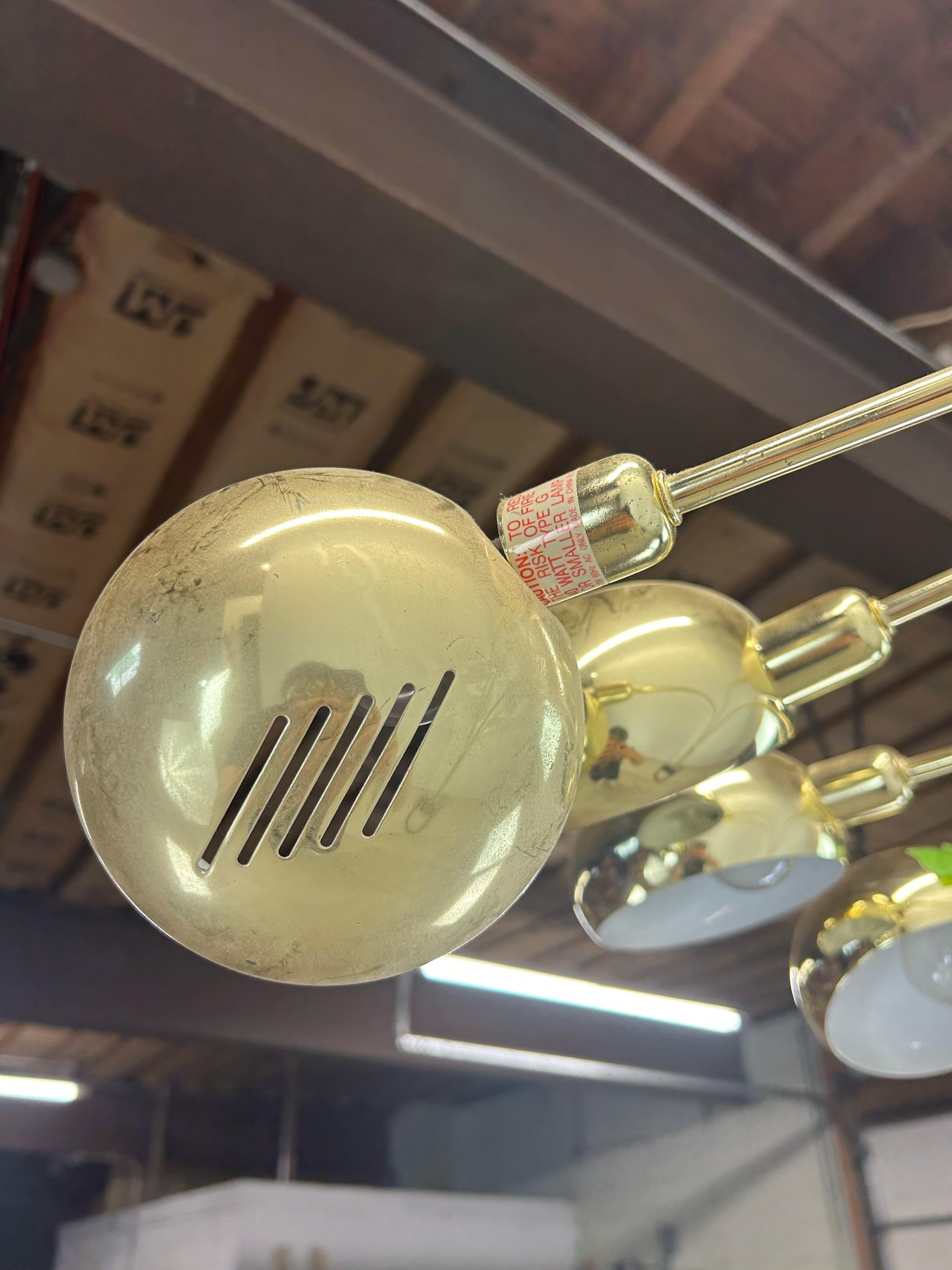 Lámpara de pie postmoderna vintage de latón con 5 brazos en venta 12
