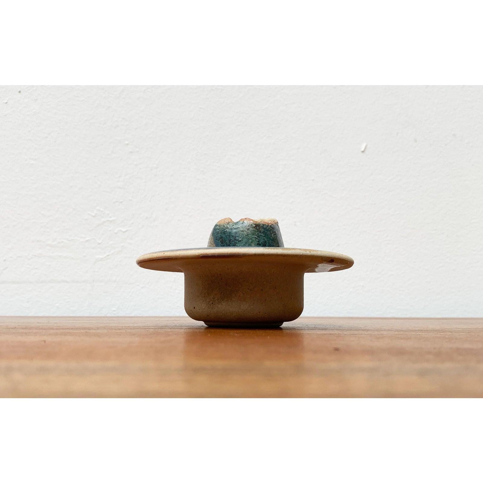 Vase à fleurs piqué en céramique postmoderne, années 1980 en vente 4