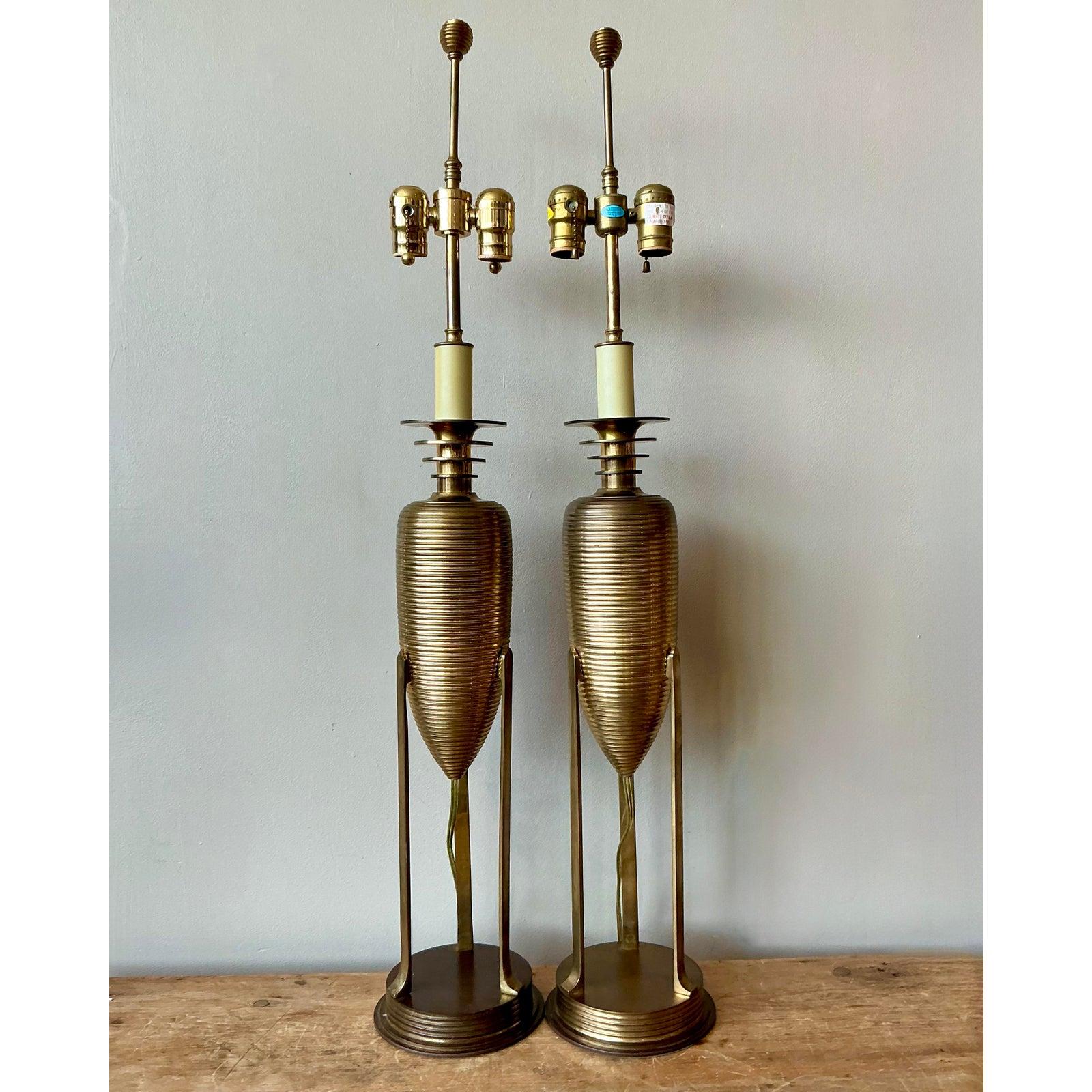 Vintage Postmodern Chapman Brass Lamps - A Pair (amerikanisch) im Angebot