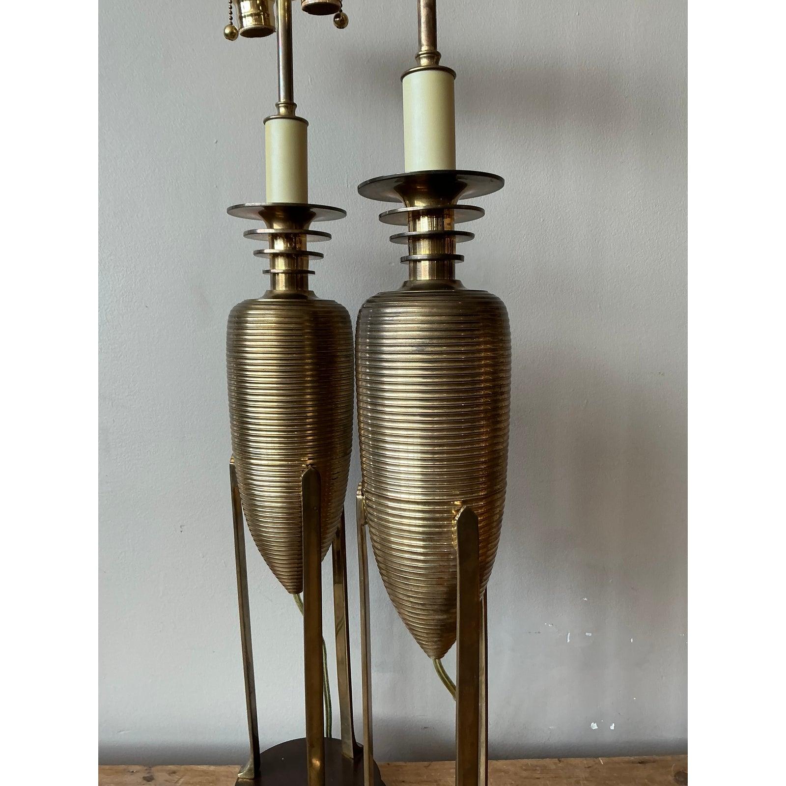 Vintage Postmodern Chapman Brass Lamps - A Pair (20. Jahrhundert) im Angebot