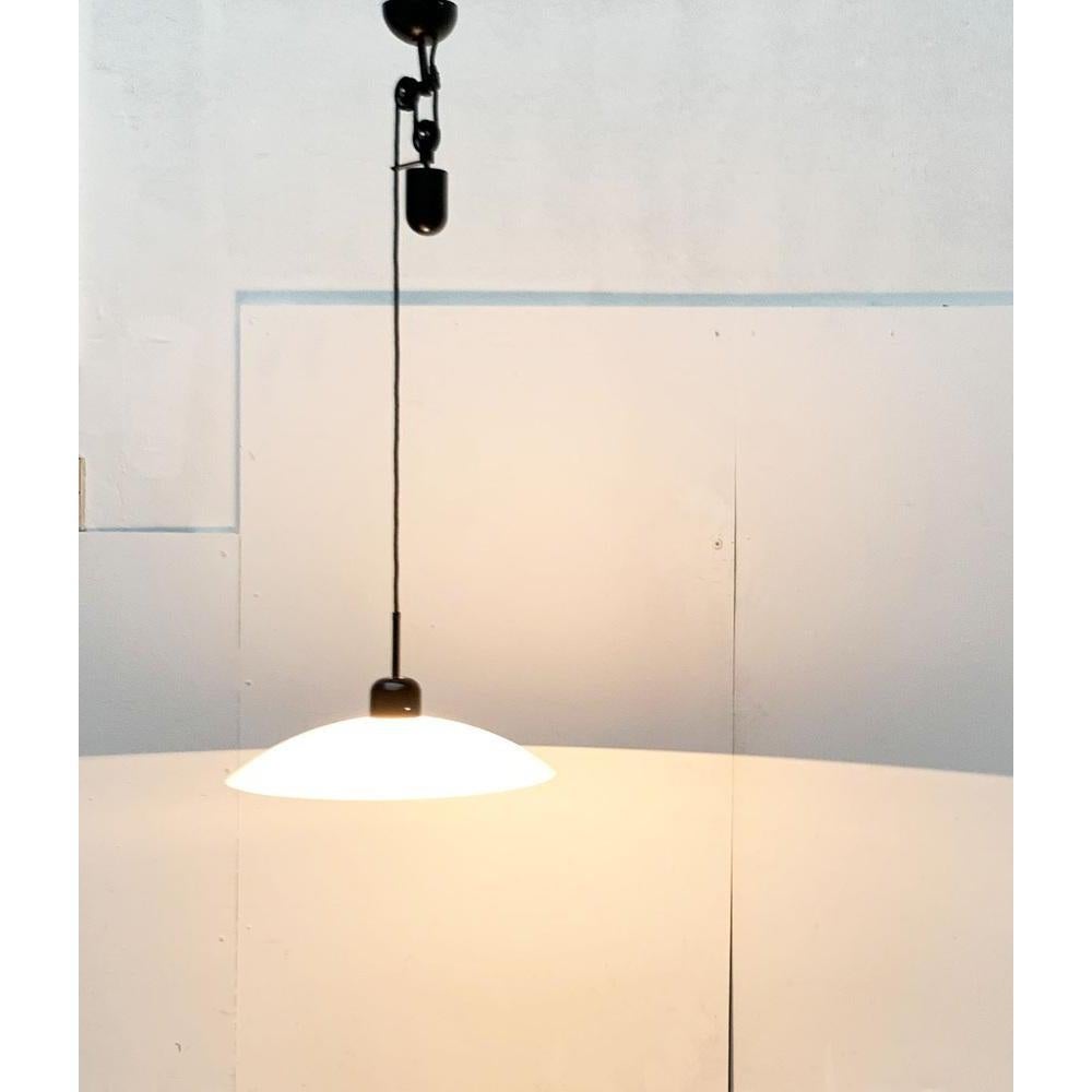 Vintage Postmodern Counterweight Pendant Lamp from Metalarte, 1980s


Additional information:
Material: Metal, Plastic
Color: Black
Styles: Postmodern
Brand: Metalarte
Country of Origin: Spain
Item Type: Vintage, Antique or Pre-owned
Diamension: