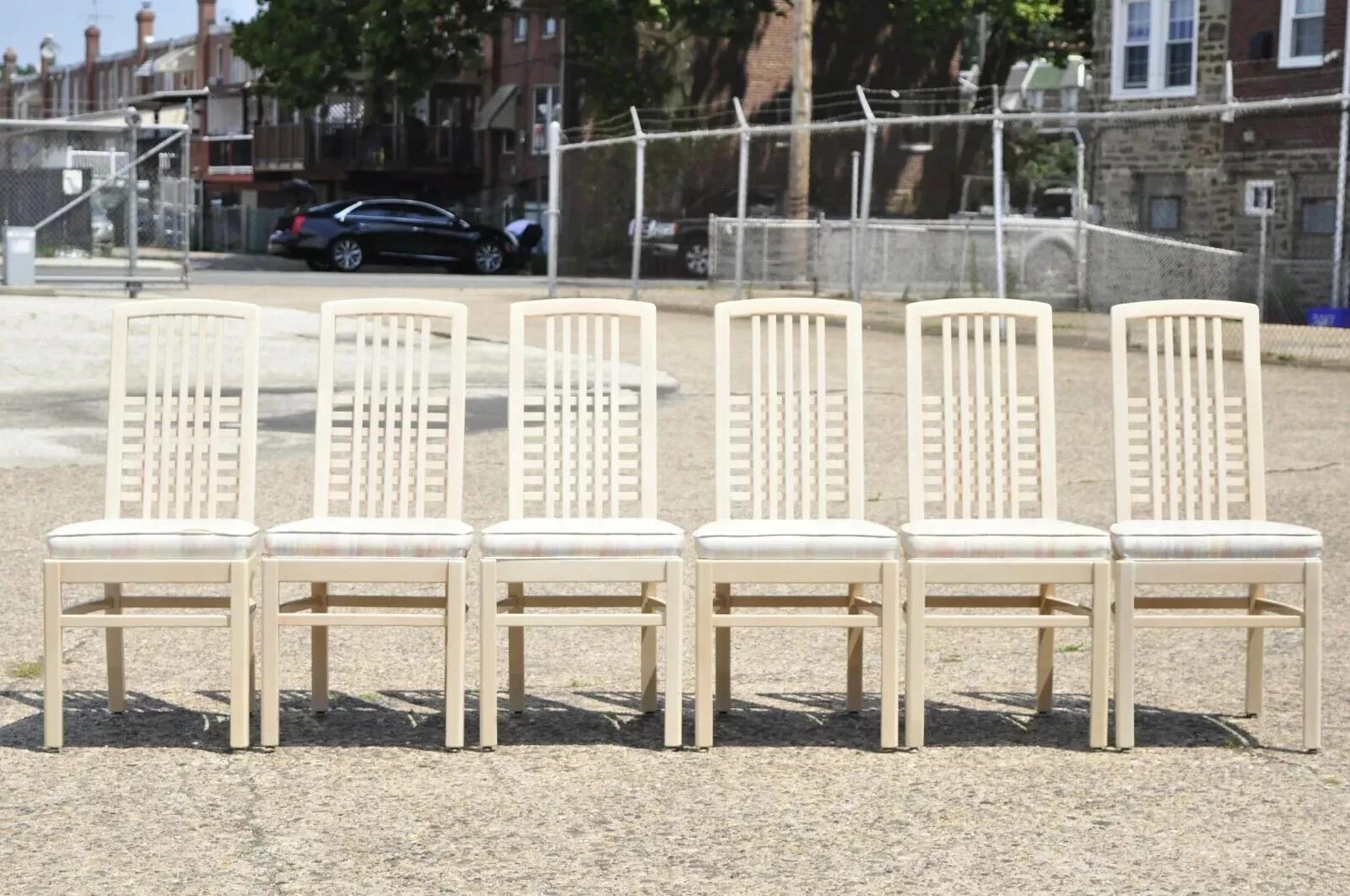 Sedie da pranzo postmoderne laccate crema con schienale a doghe - Set di 6 in vendita 4