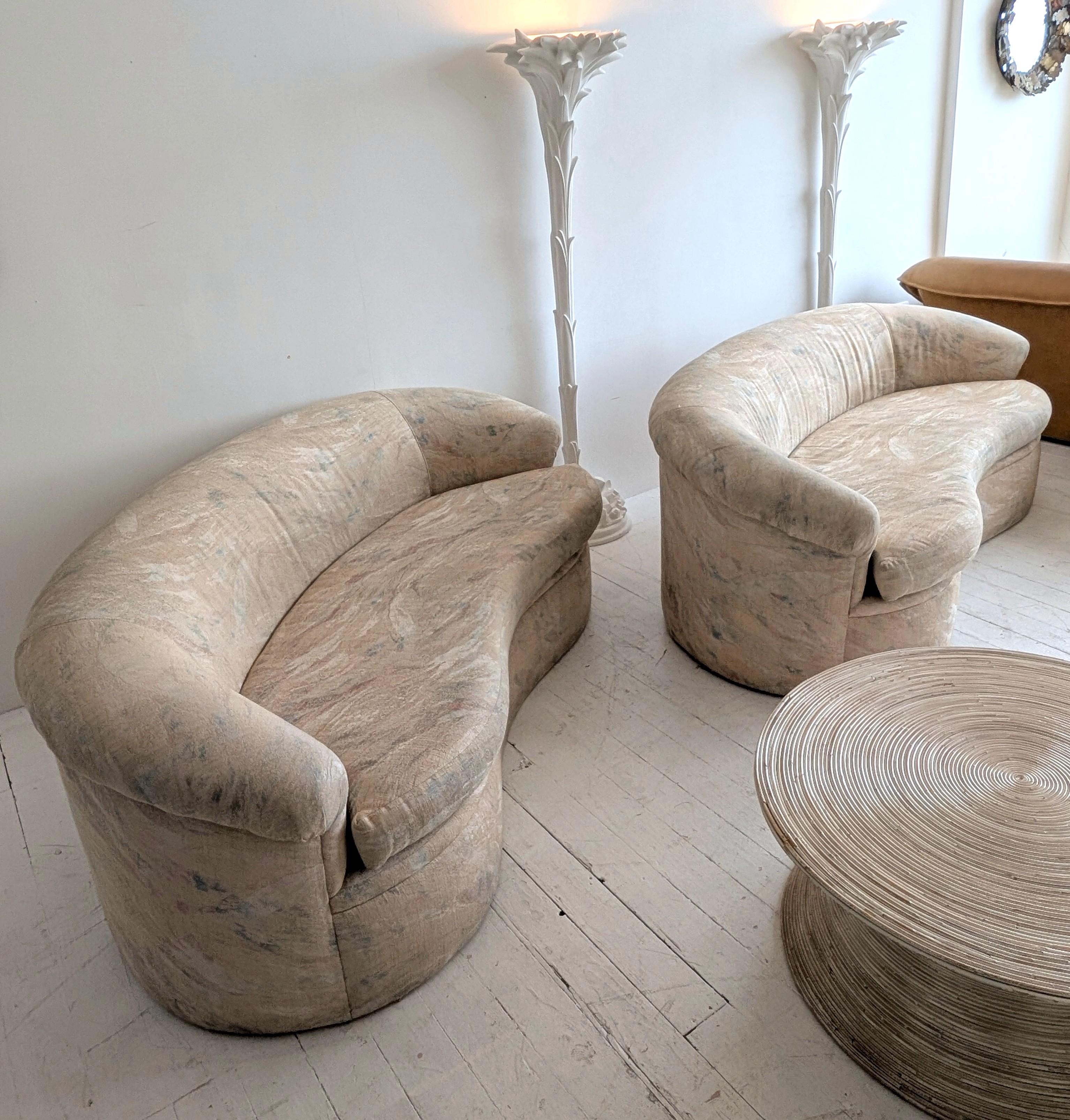Vintage postmodern curved pastel sofa, USA 1980s- two available In Good Condition In Hastings, GB