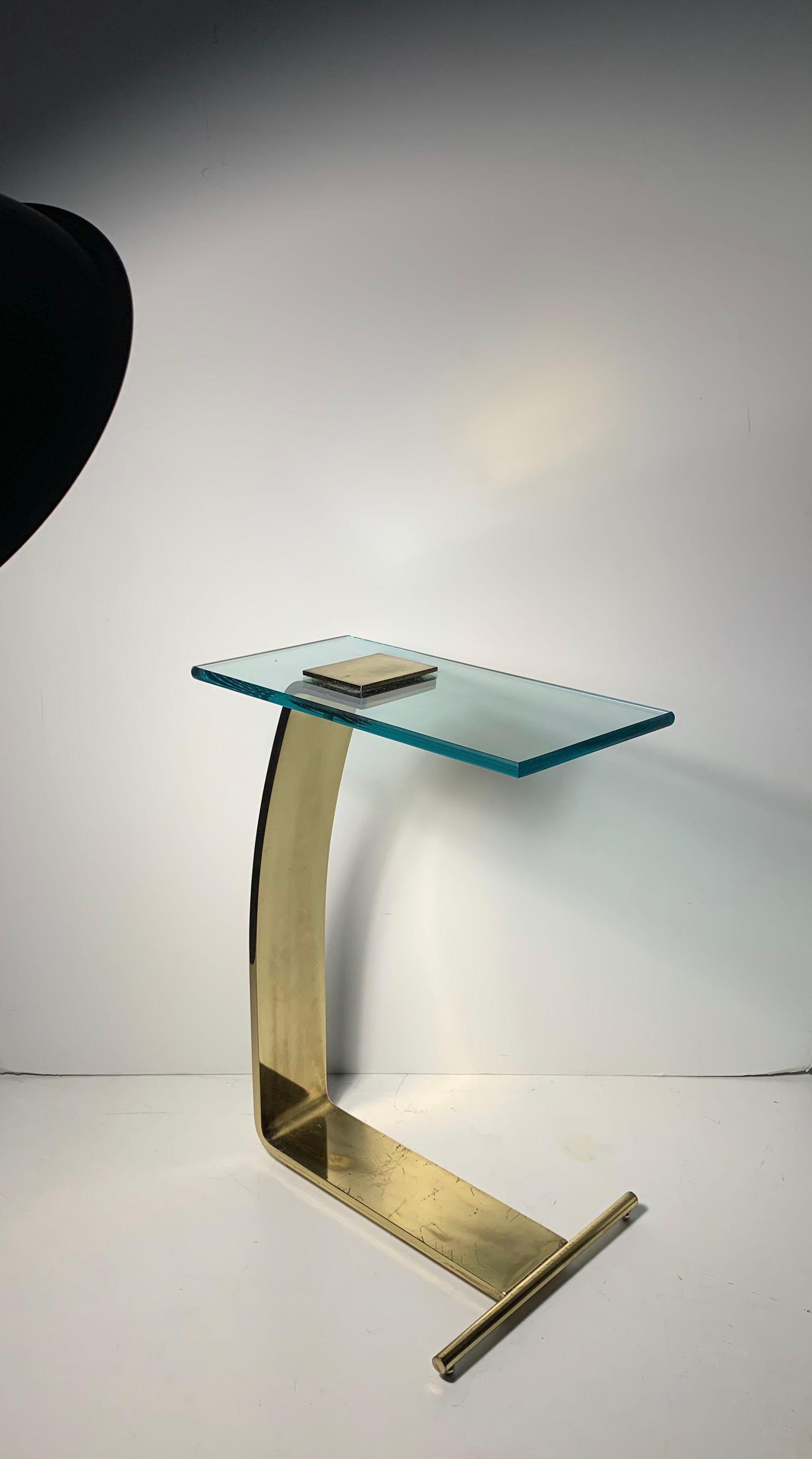 Vintage Postmodern DIA Cantilever Brass Side End Drink Table In Good Condition In Chicago, IL