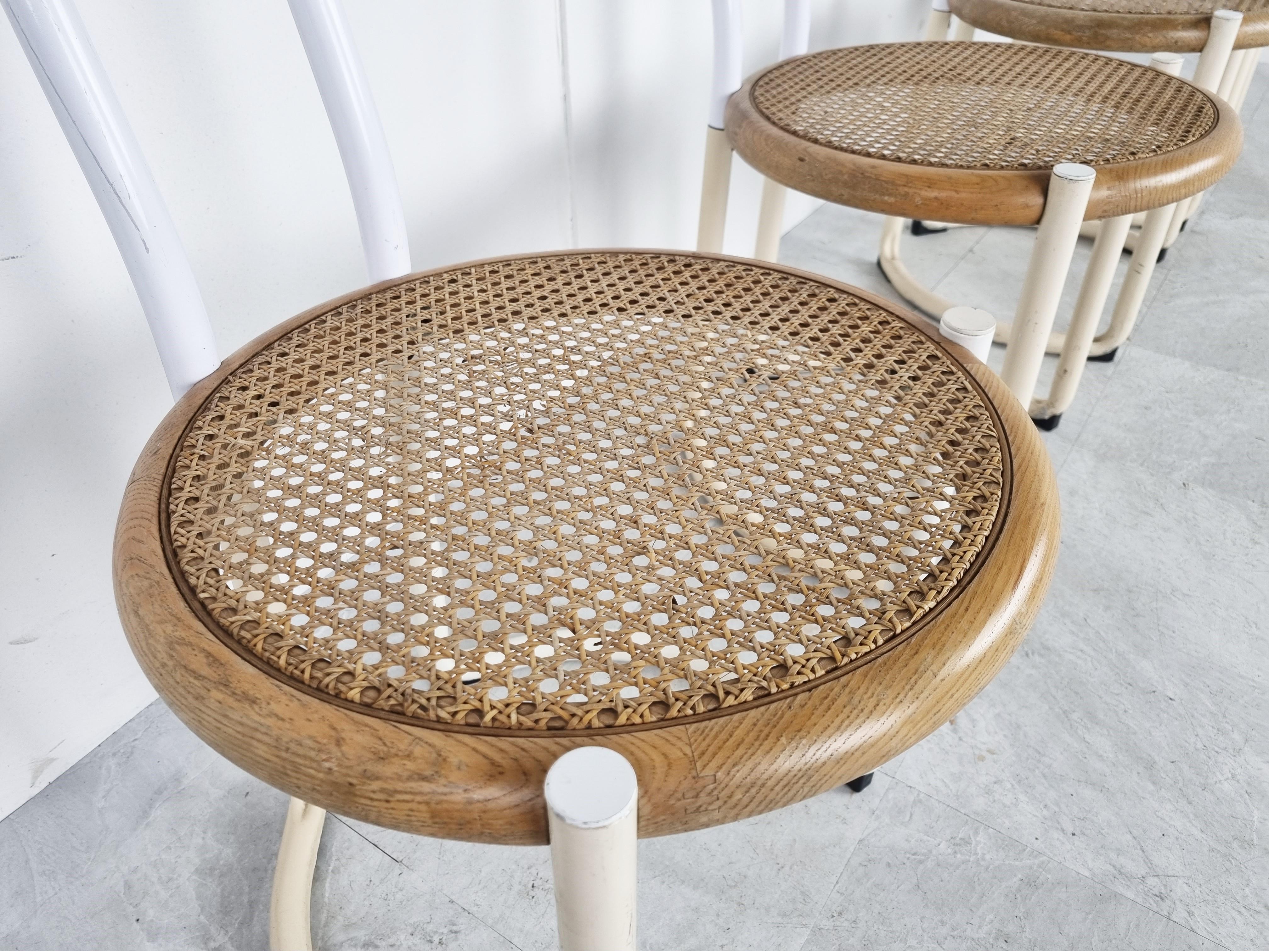 Metà XX secolo Sedie da pranzo postmoderne d'epoca, anni '60 in vendita