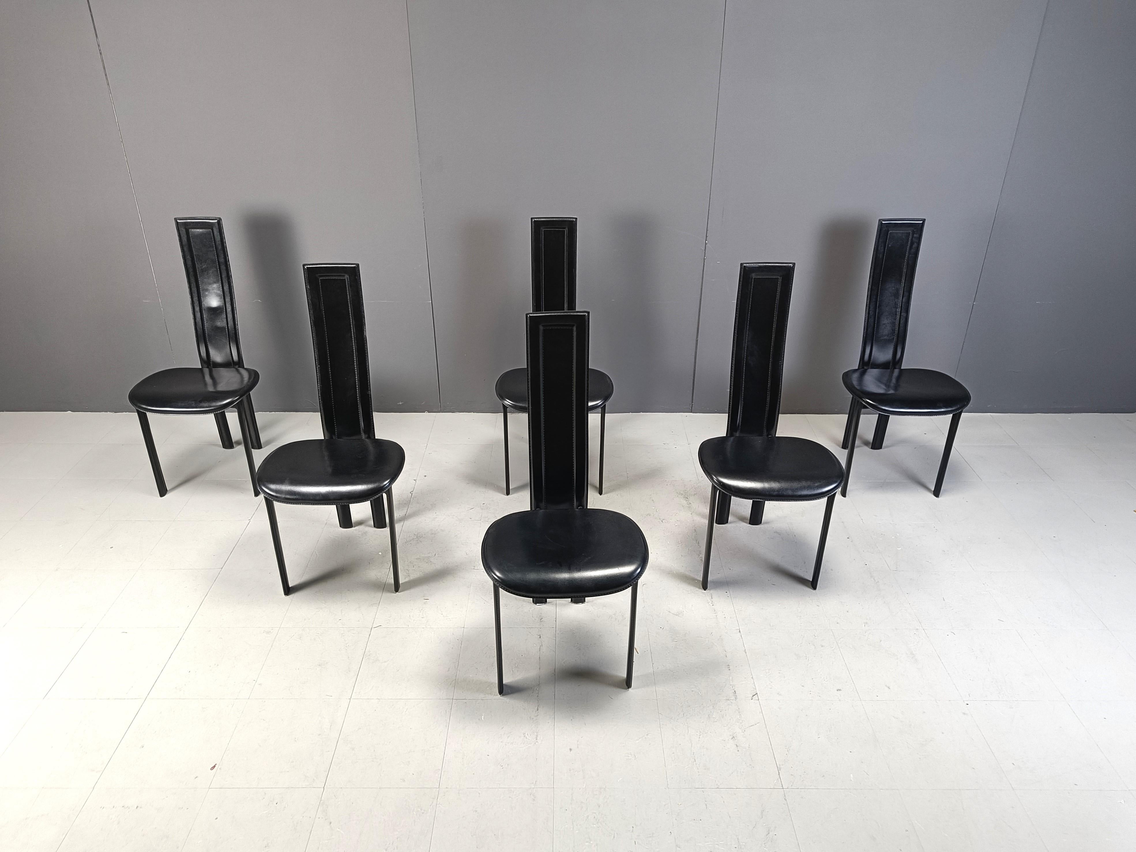 Italian metal postmodern dining chairs with black metal frames and black leather upholstery.

Good condition.

By Cattelan italy,, labelled

1980s - Italy

Dimensions:
Height: 105cm
Width: 50cm
Depth: 48cm
Seat height: 50cm

Price is for the