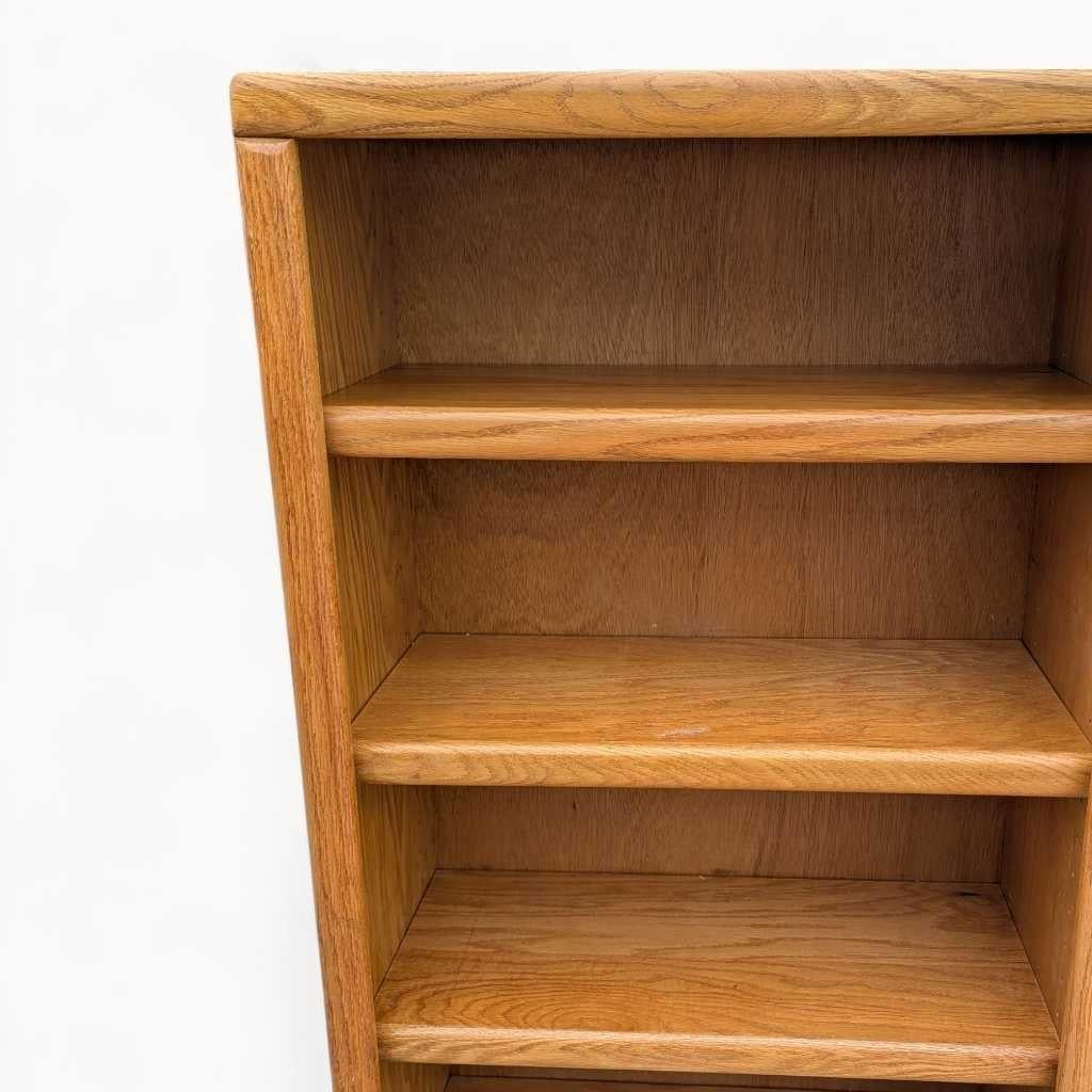 Bibliothèque postmoderne à double colonne en chêne, finition naturelle, États-Unis, vers 1980 en vente 2