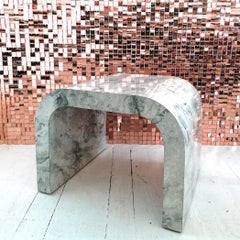 Postmoderner Vintage-Beistell- oder Beistelltisch aus Kunstmarmor oder Laminat, USA, 1980er Jahre