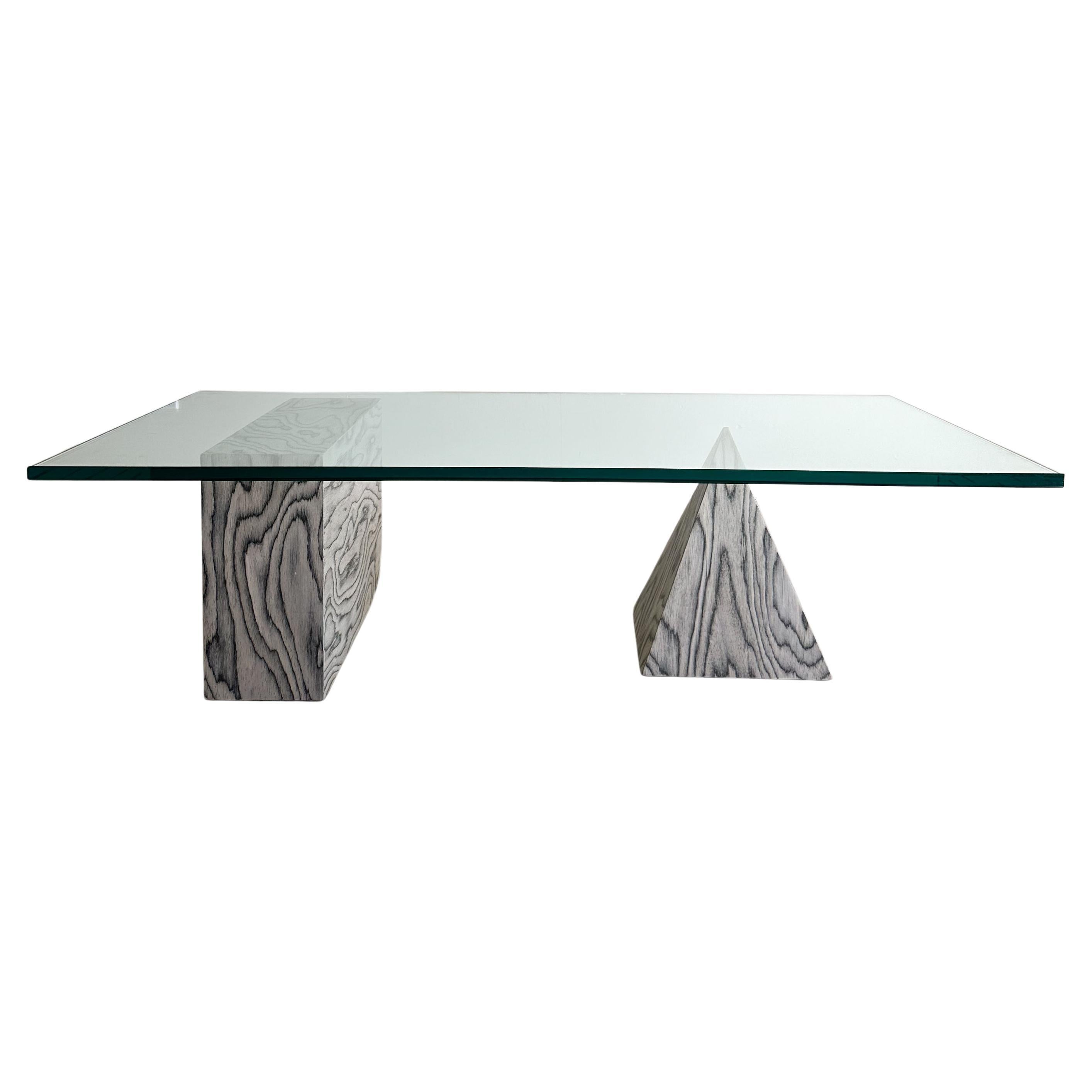 Postmoderner Couchtisch aus geometrischem Glas im Vintage-Stil von Ettore Sottsass, 1980er Jahre