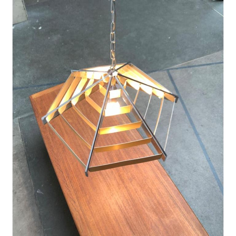 XX secolo Lampada a sospensione lamellare geometrica postmoderna d'epoca, anni '80 in vendita