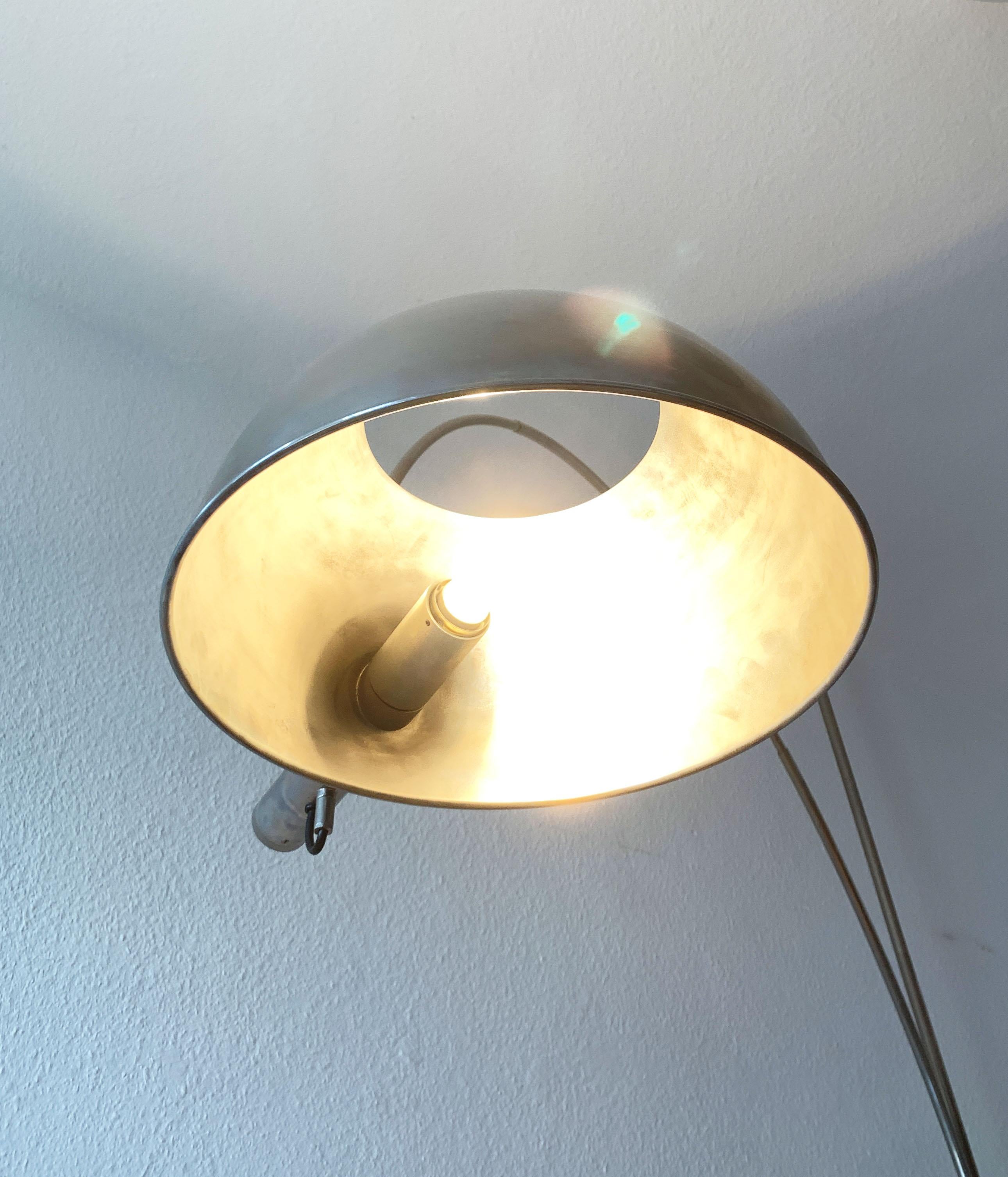 Postmoderne deutsche Boca Arc-Stehlampe von Florian Schulz, Vintage (Deutsch)