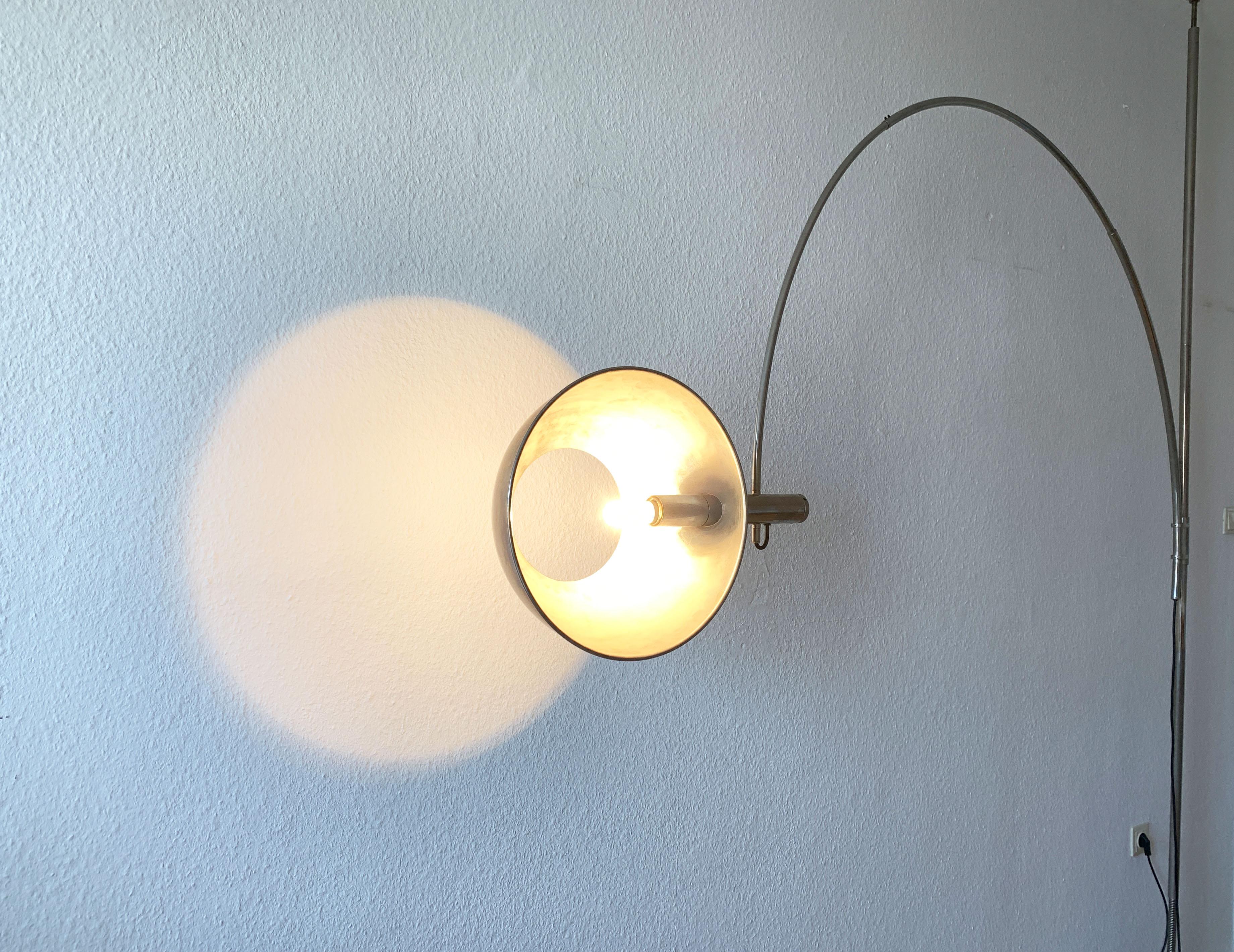 Postmoderne deutsche Boca Arc-Stehlampe von Florian Schulz, Vintage (Ende des 20. Jahrhunderts)