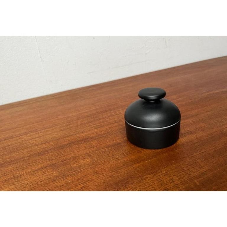 Boîte en porcelaine allemande postmoderne avec couvercle de KPM Royal Porzellan, 1980 en vente 3
